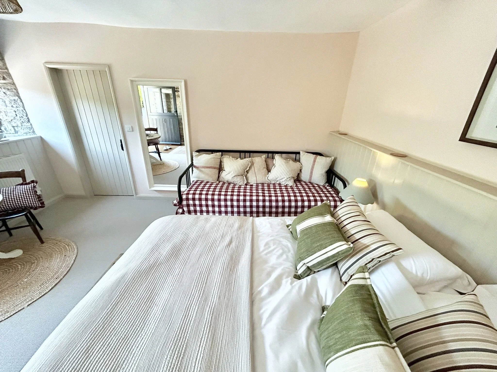 Bedroom1.1.jpg