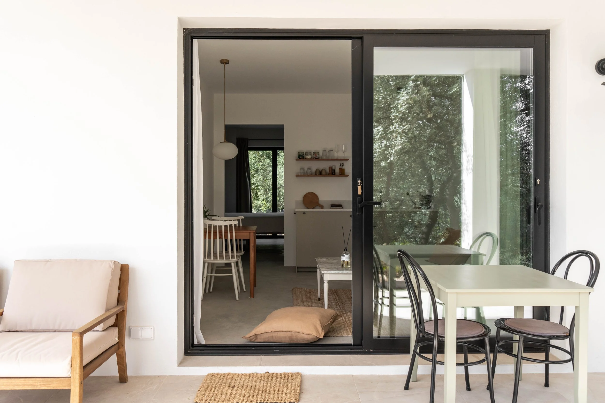 Schuifdeur naar veranda vanuit de studio