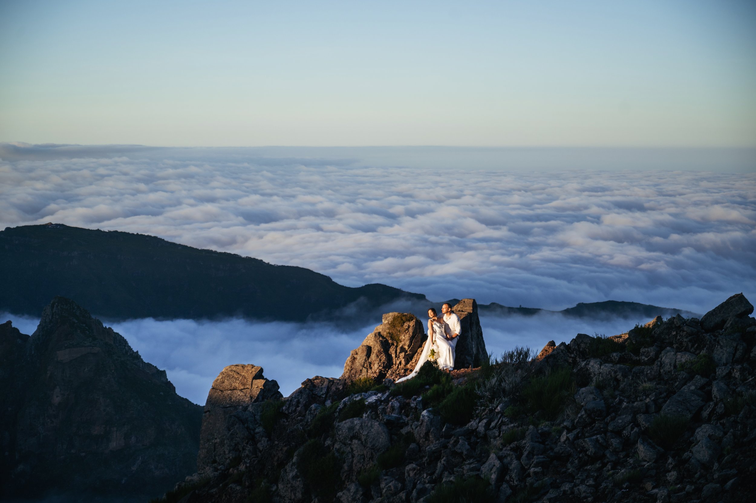 just eloped couple above the clouds at pico do arieriro