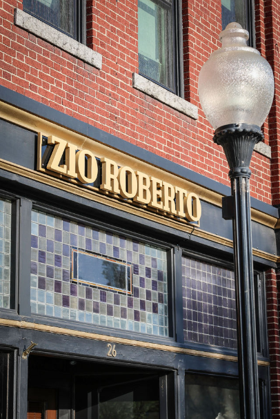 Zio Roberto Sign.png