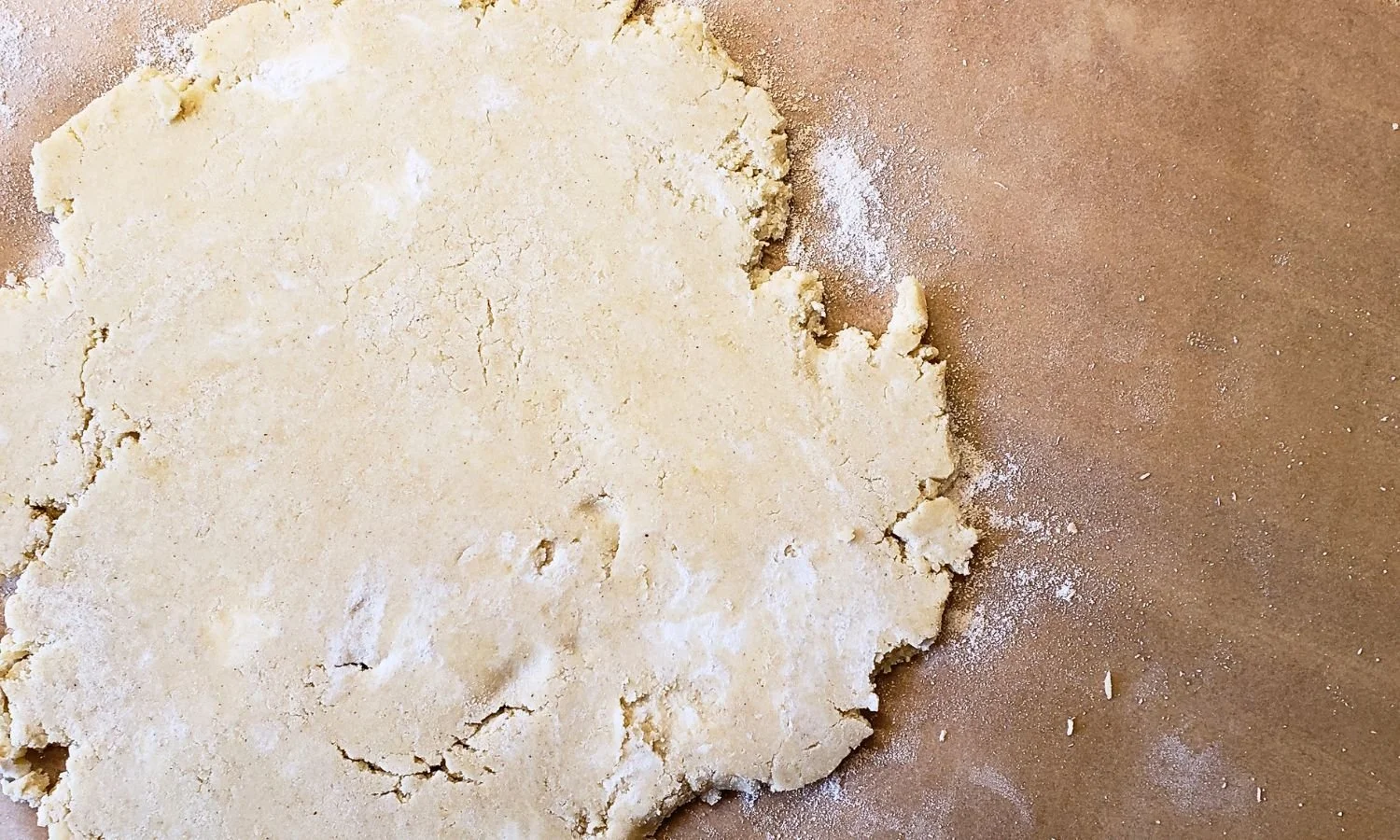 gluten free pumpkin pie dough rolled out
