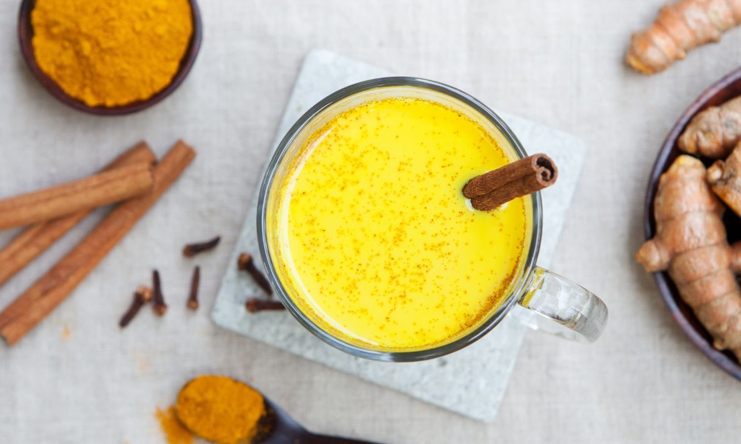 Turmeric latte for pain relief