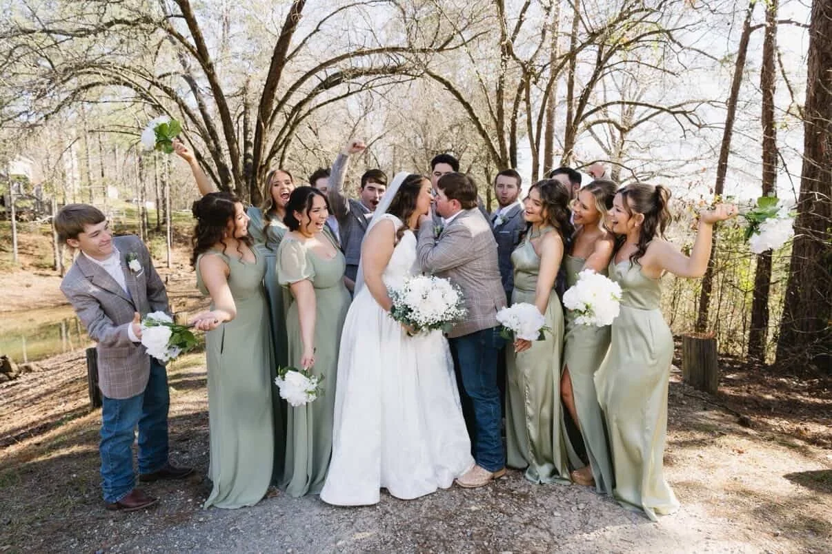 Luxe Love Weddings - REAL NELA Featured Wedding - Maggie &amp; Zach - White Oak Venue - Ruston, LA - Allison Walker Photography