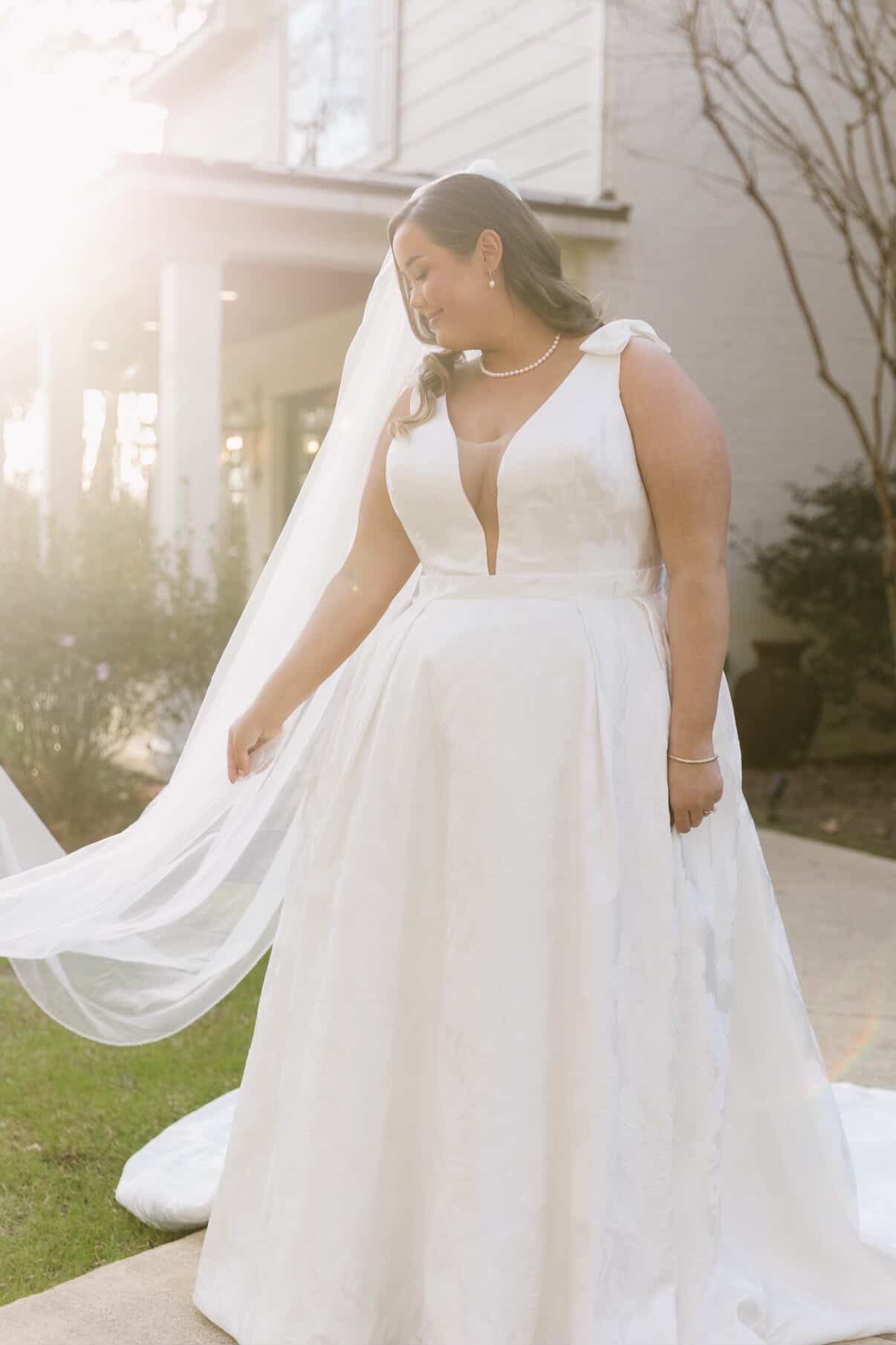 Luxe Love Weddings - REAL NELA Featured Wedding - Maggie &amp; Zach - White Oak Venue - Ruston, LA - Allison Walker Photography