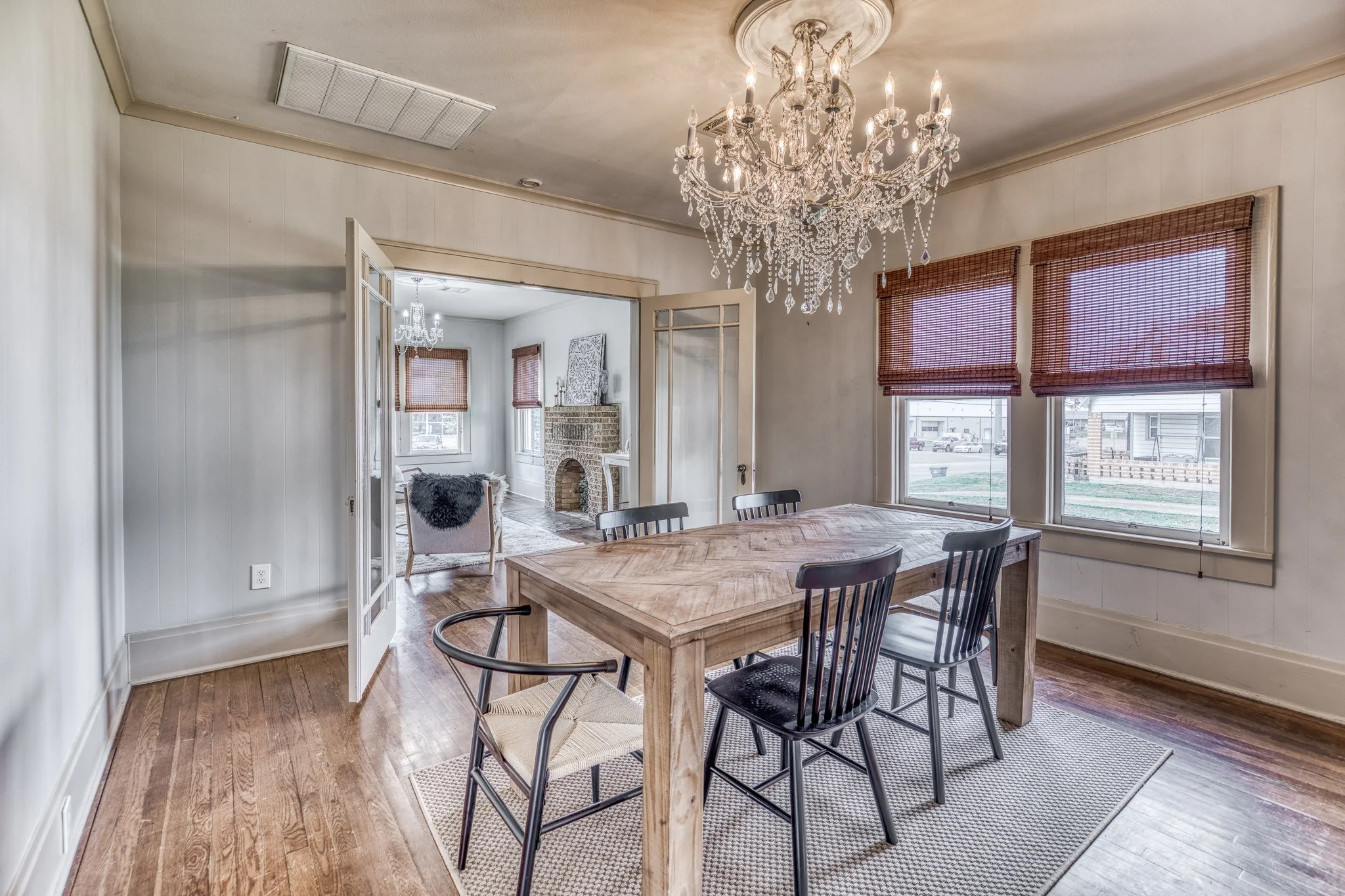 Cari_Goeke-404_W_Main_St-Bellville-5D4_4376.jpg