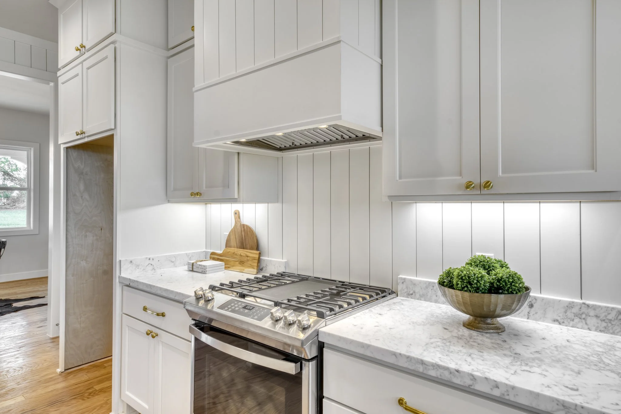22-KITCHEN.jpg