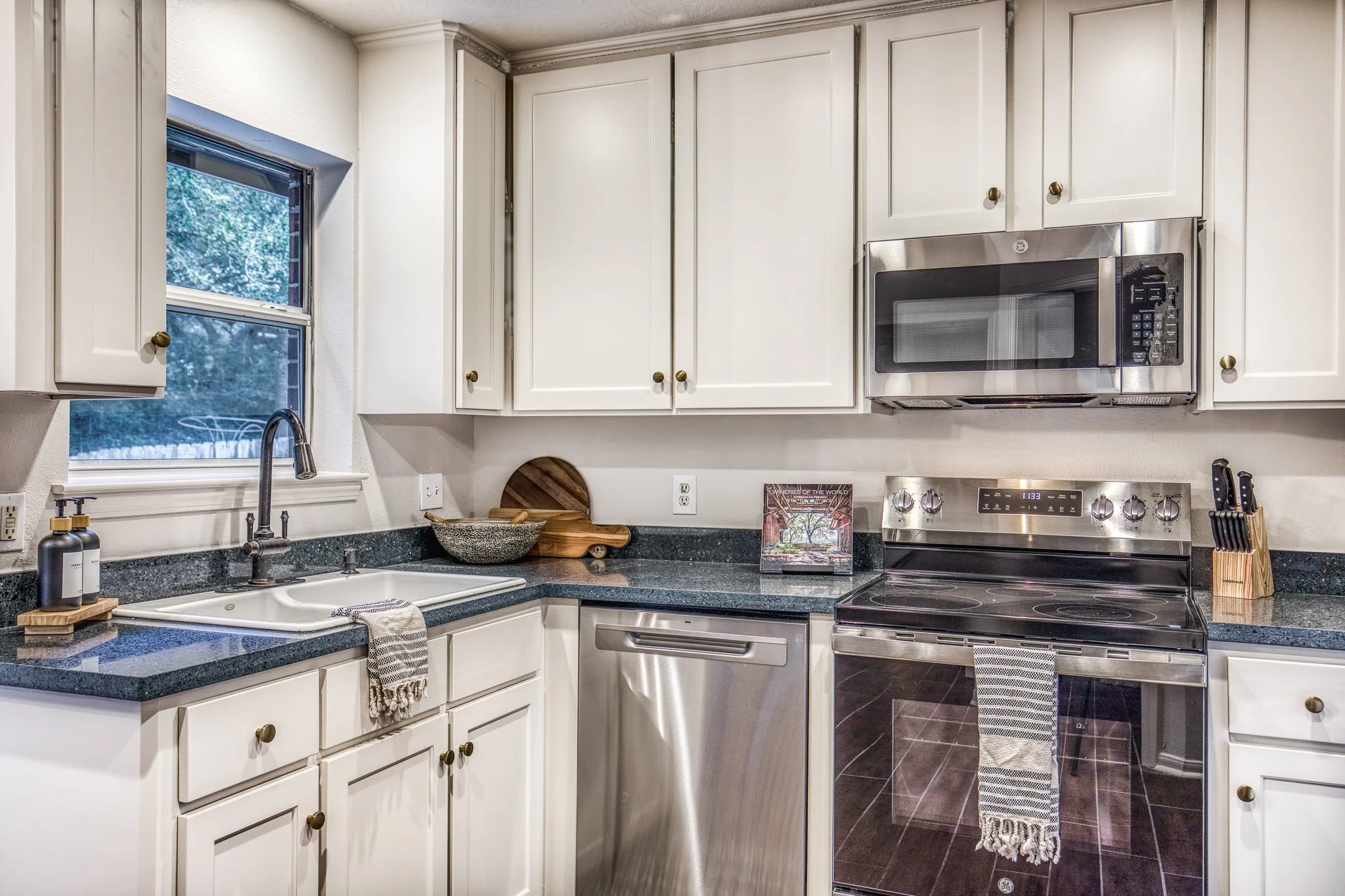 Johanna_Fatheree-503_Hickory_Hollow_Ln-Brenham-5D4_4584.jpg