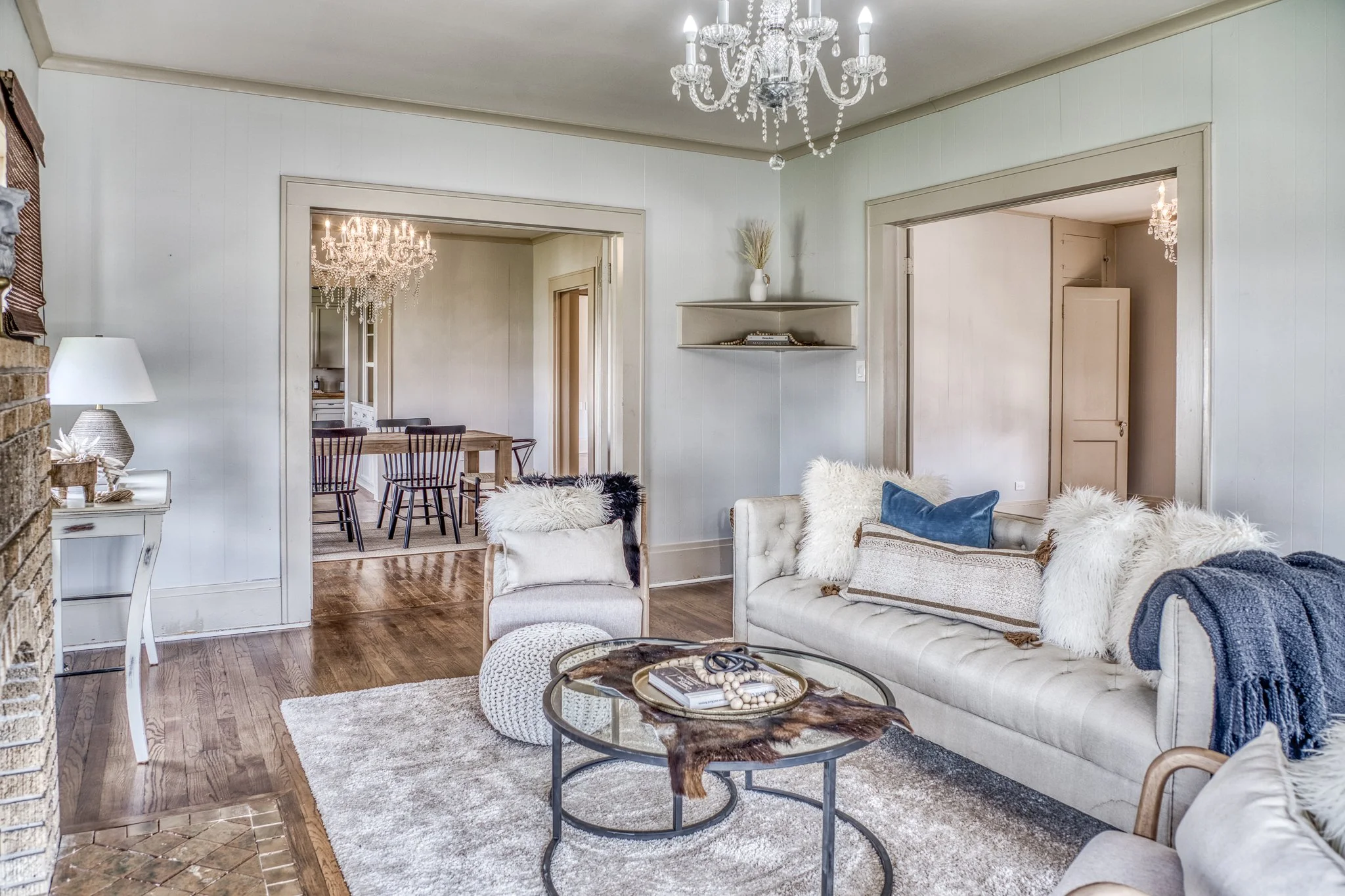 Cari_Goeke-404_W_Main_St-Bellville-5D4_4496.jpg