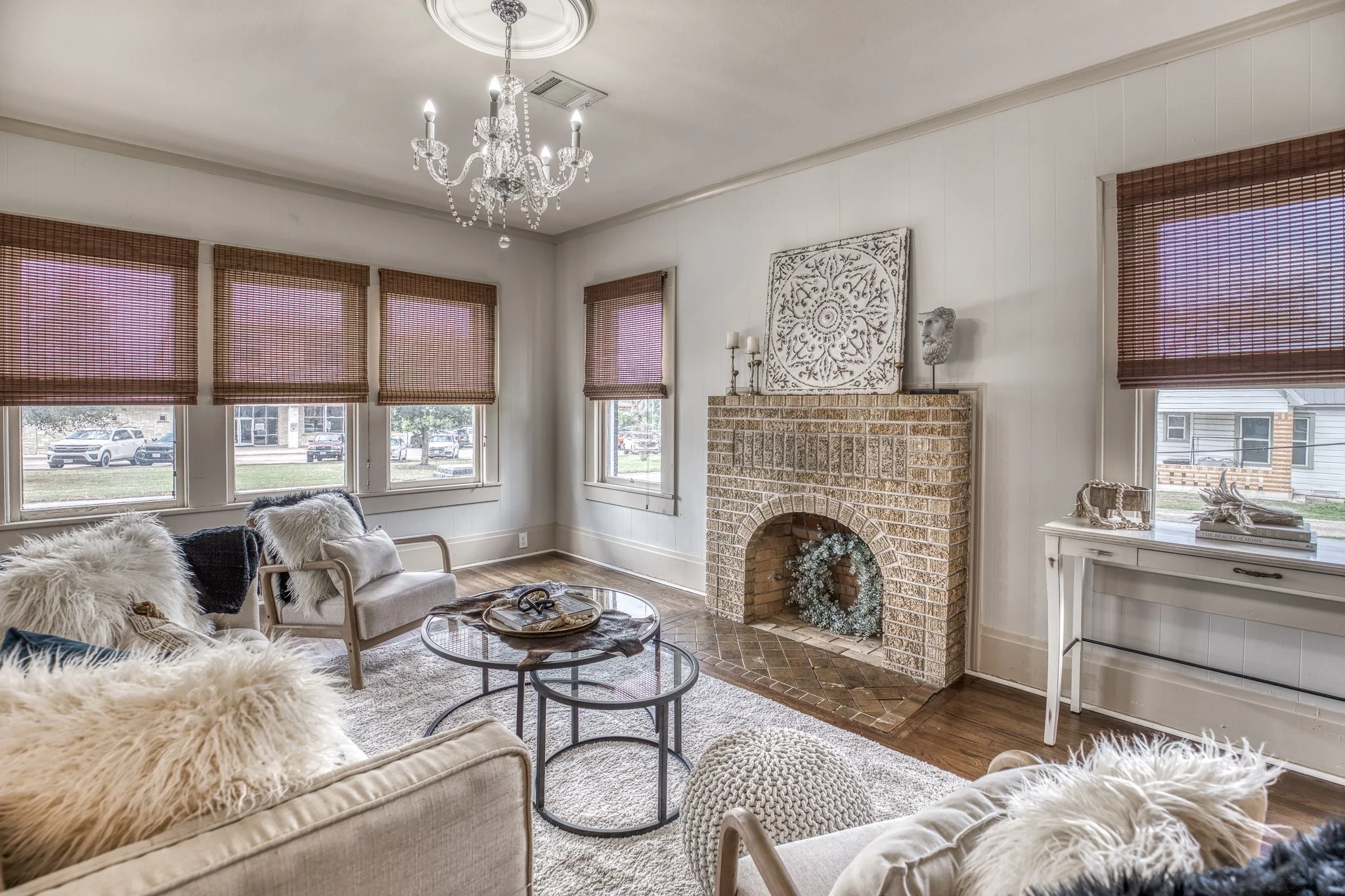 Cari_Goeke-404_W_Main_St-Bellville-5D4_4296.jpg