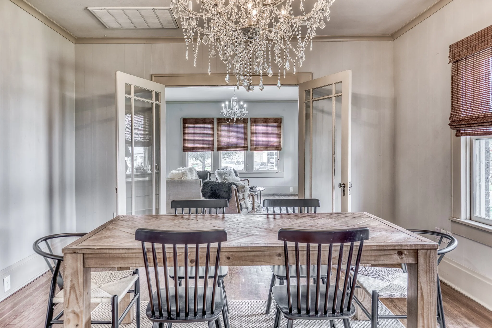 Cari_Goeke-404_W_Main_St-Bellville-5D4_4361.jpg