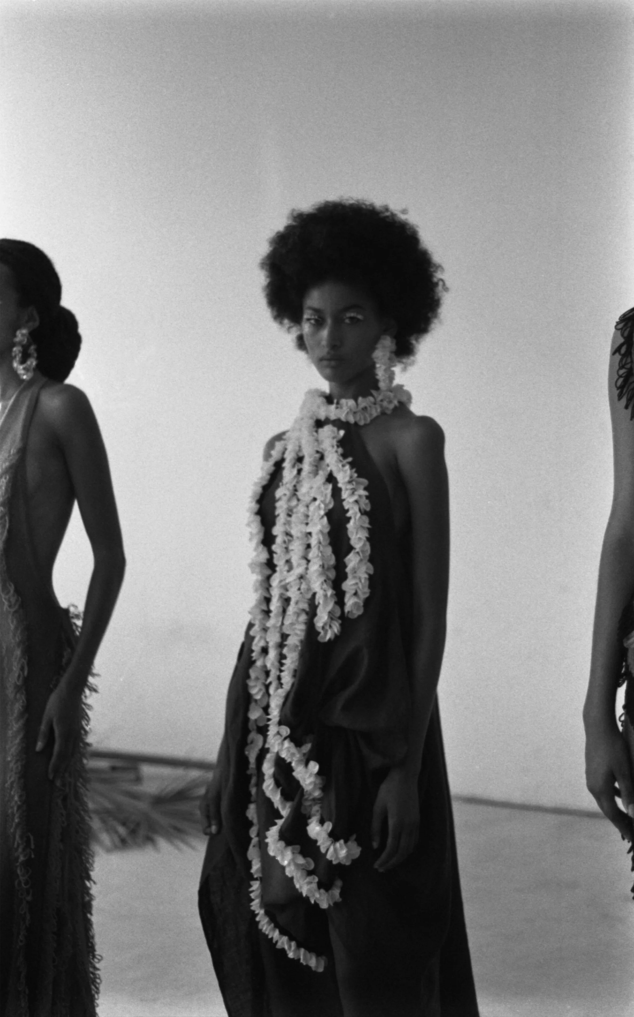 flower girl diotima  b&w.jpg