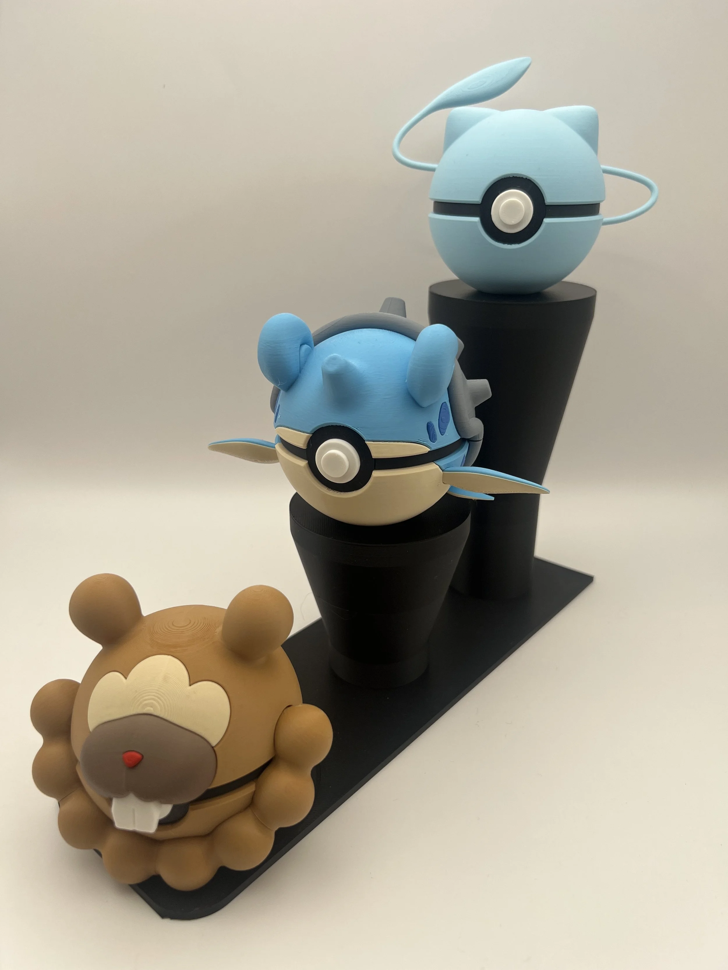 Pokeball Stand 3 nivåer