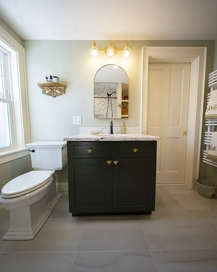 Bathroom (1).jpg