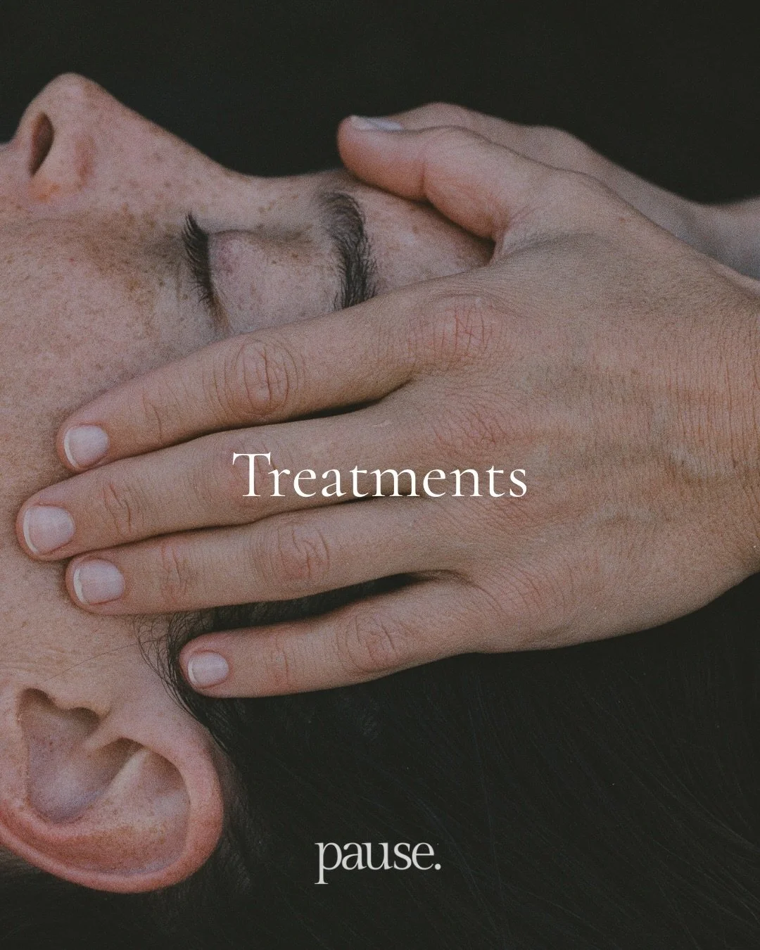 Each treatment at Pause is an invitation
to slow down, soften, and reconnect.

From a shorter reset to a deeper ritual,
everything is guided by what your body holds
and what your skin needs.

A moment, just for you.