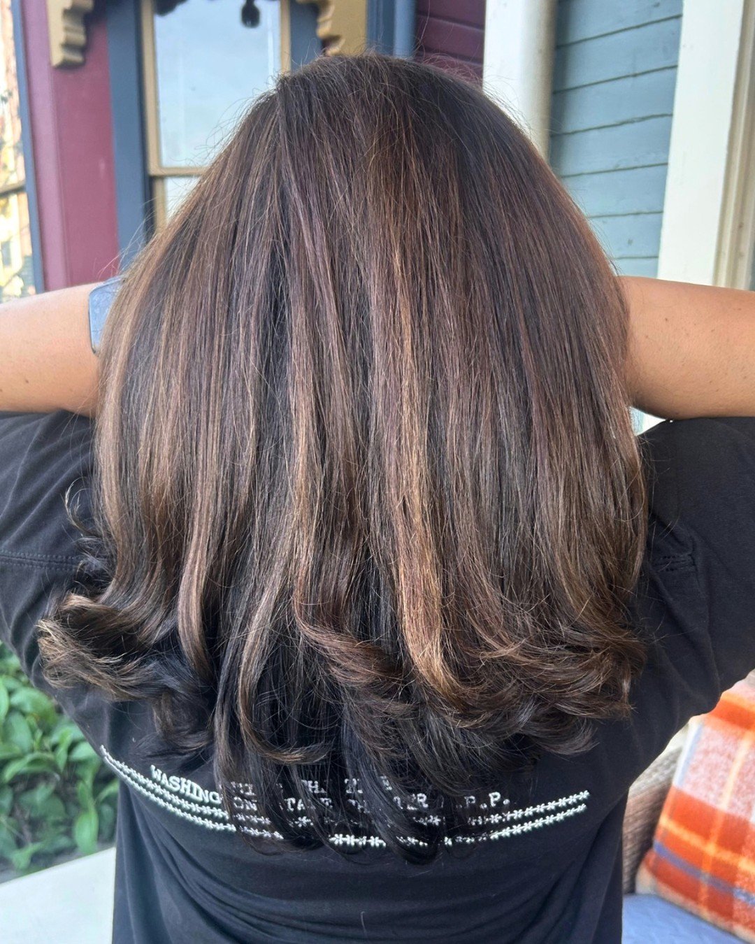 Colleen serving up all of the fall hair vibes with this gorgeous color and cut ✨

#fallhair #hairinspo #balayage #cutandcolor #seattlesalon