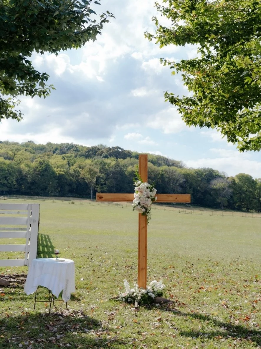 Hope everyone had a beautiful Easter weekend 🤍✝️

Grateful that Jesus gave His life for us and defeated the grave.

I love that my job reflects something so meaningful. Marriage is a representation of Christ and the Church (Ephesians 5:32). It&rsquo