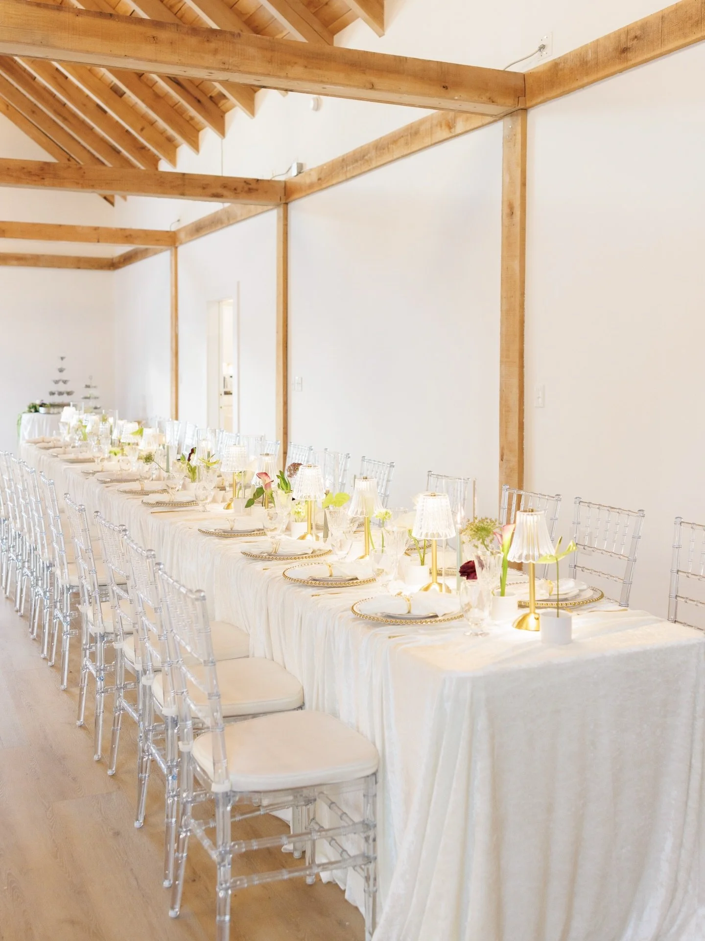 When the cake matches the tablescape 🤌🏼 
.
.
.
Planning/coordination: @Southernbellaevents Photography: @Ashtynmichellephotography
Venue: @Thejubileewoods_
Cake baker: @Mads.eatz
Event Rentals &amp; Styling: @Willcoeventrentals
Wedding Content Crea