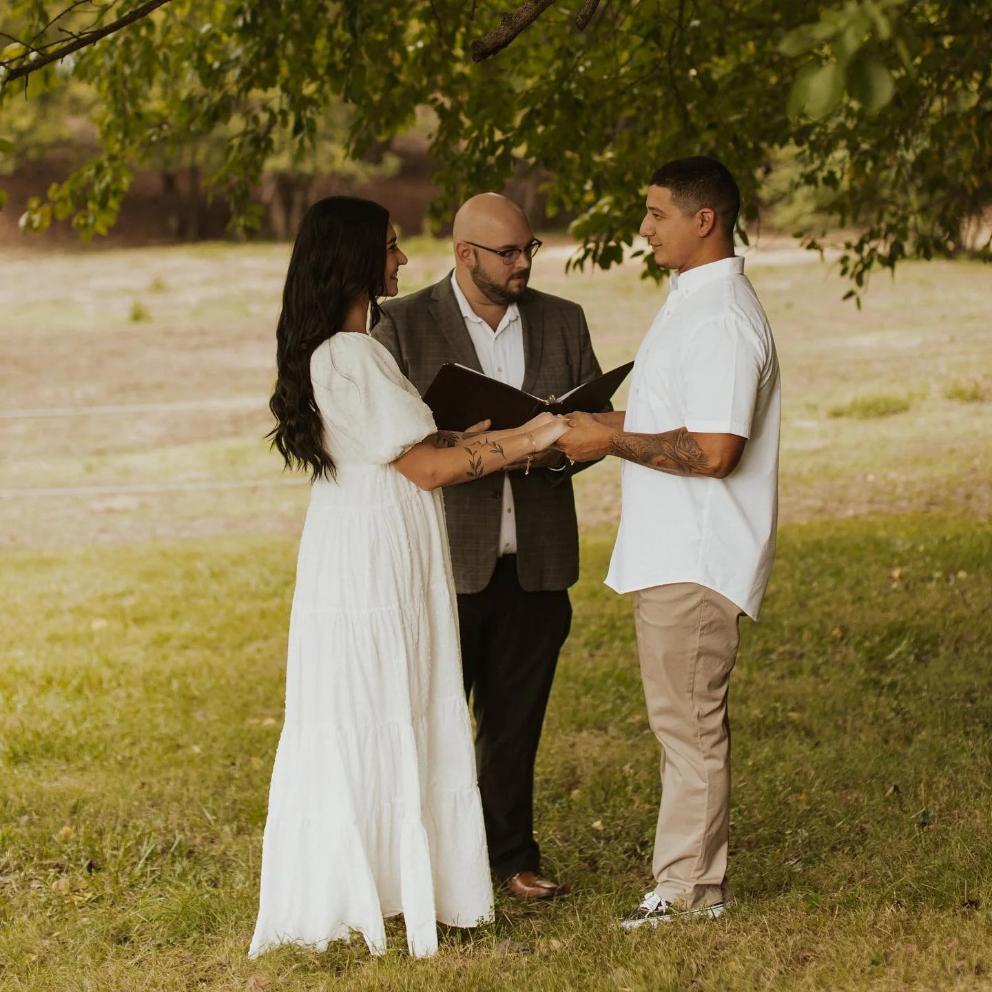 My goodness there&rsquo;s nothing like an #elopement. These two were visiting from California and wanted a casual celebration of their love. We found a tree outside of their airbnb that backed up to a horse farm. Magic lives in these hills, so Adam a
