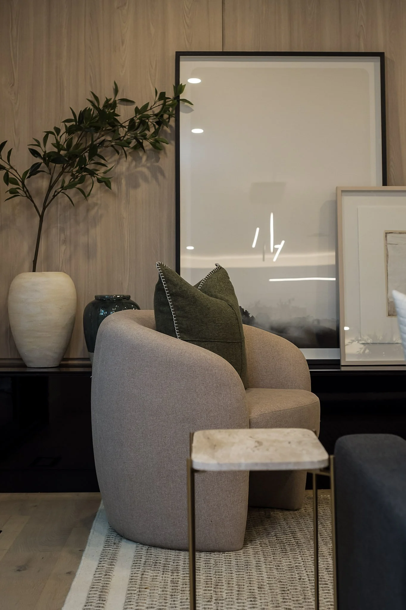 oakville-living-room-home-staging-details.jpg