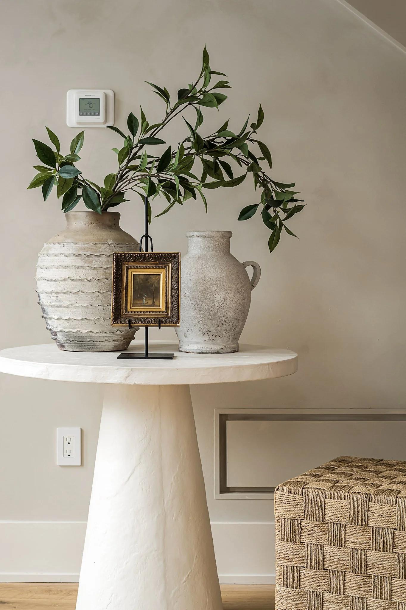 oakville-console-table-home-staging-vase.jpg
