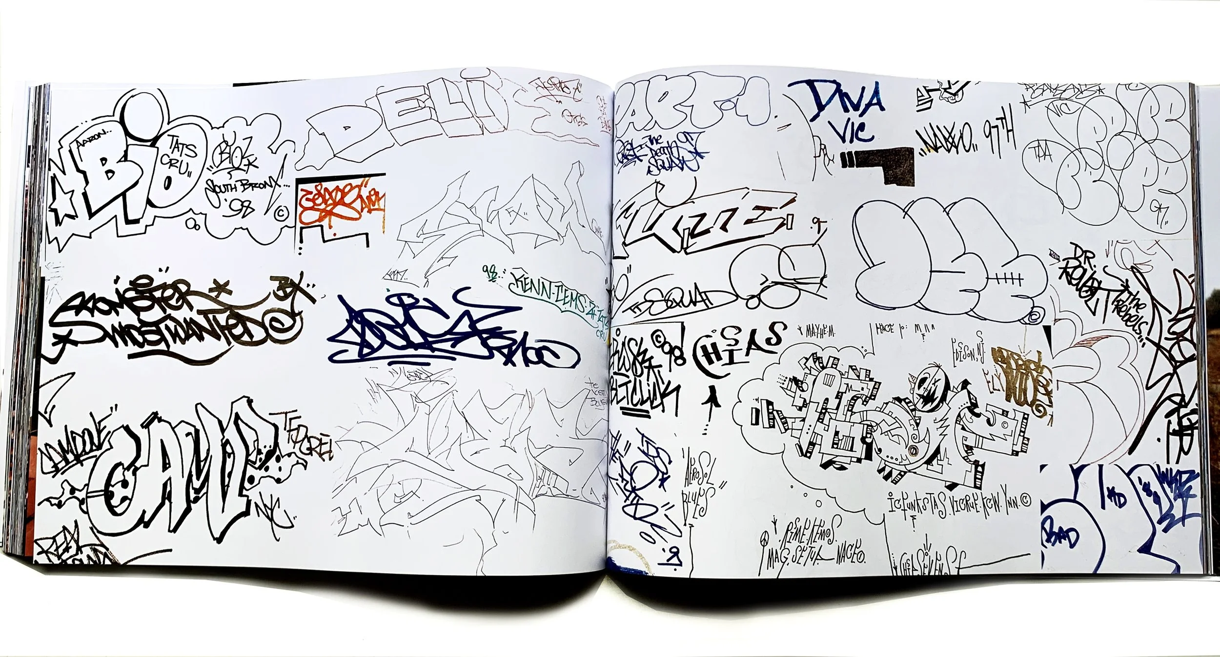 dygafotvol1-blackbook.jpg