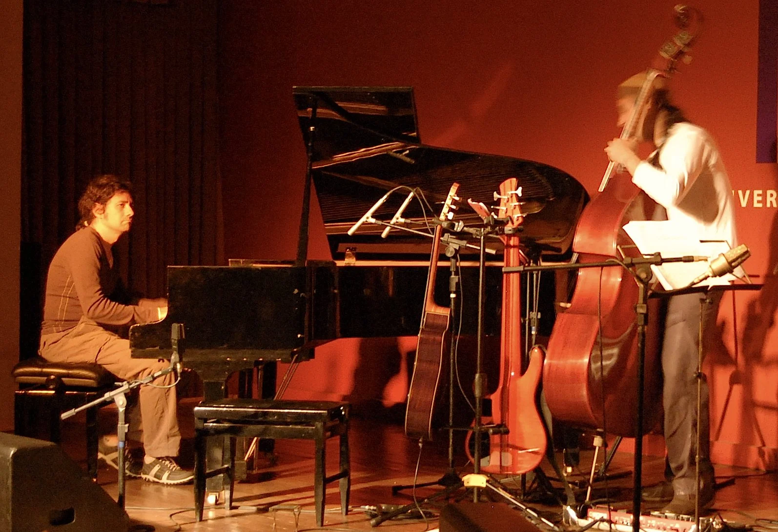 MAMMpiano 09:2011.jpg