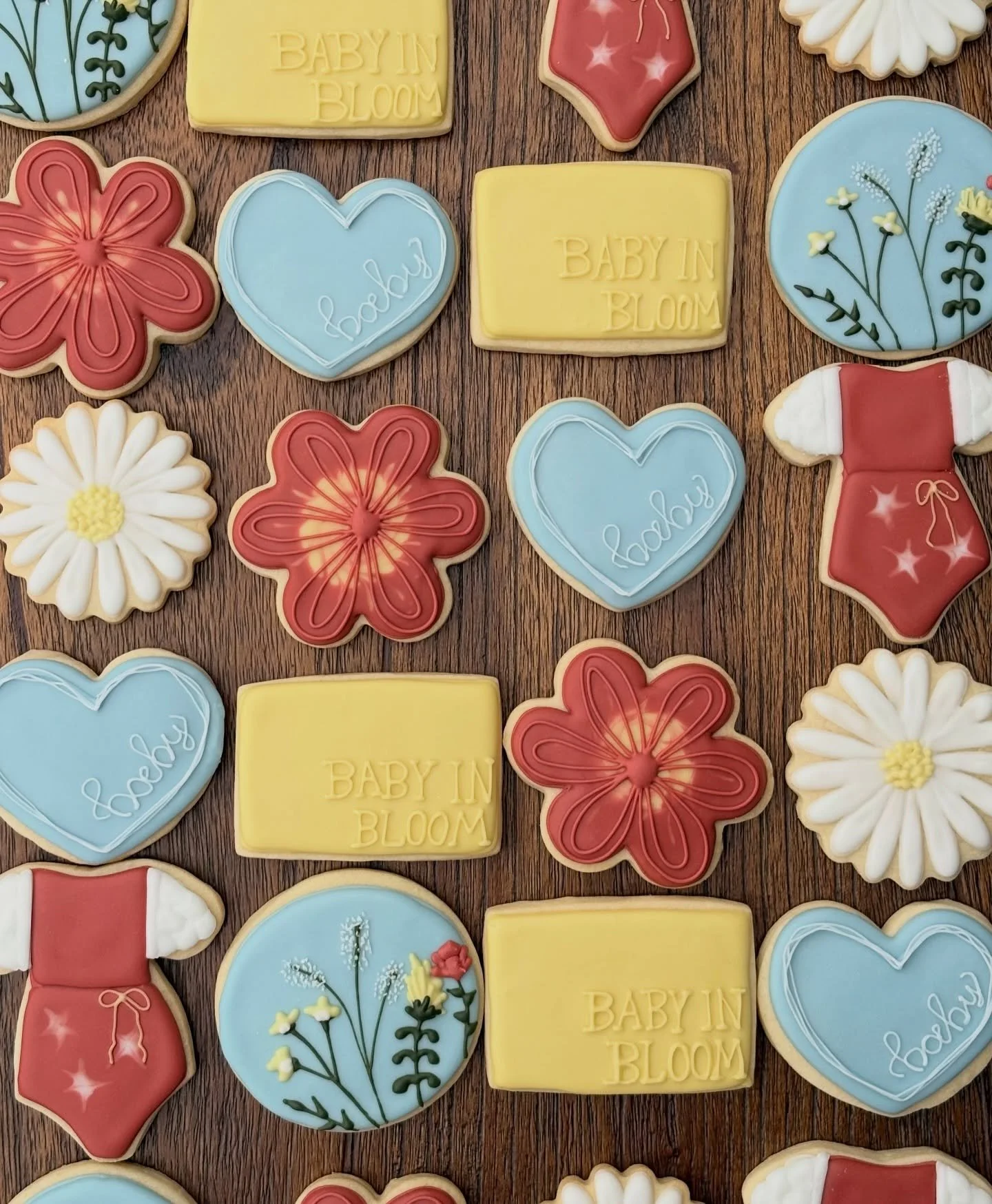 &ldquo;A little wildflower is almost here!&rdquo; 

Loving these baby shower cookies!🌼