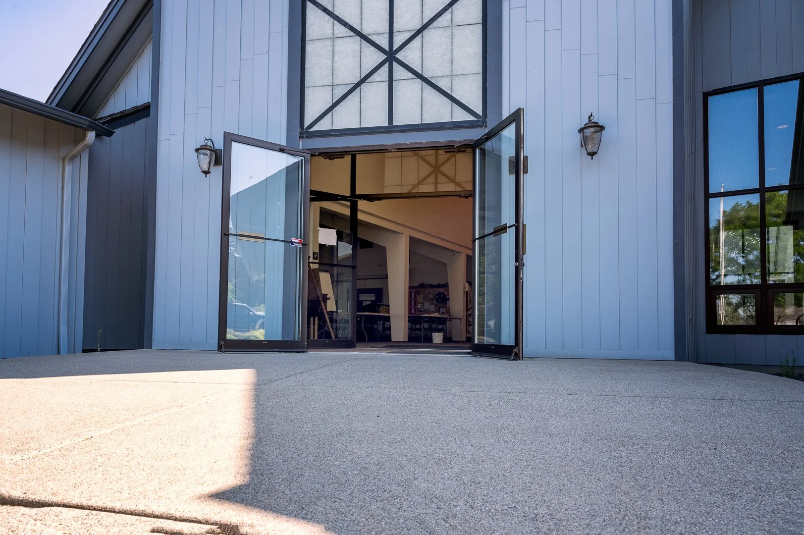 No-step Main Entry