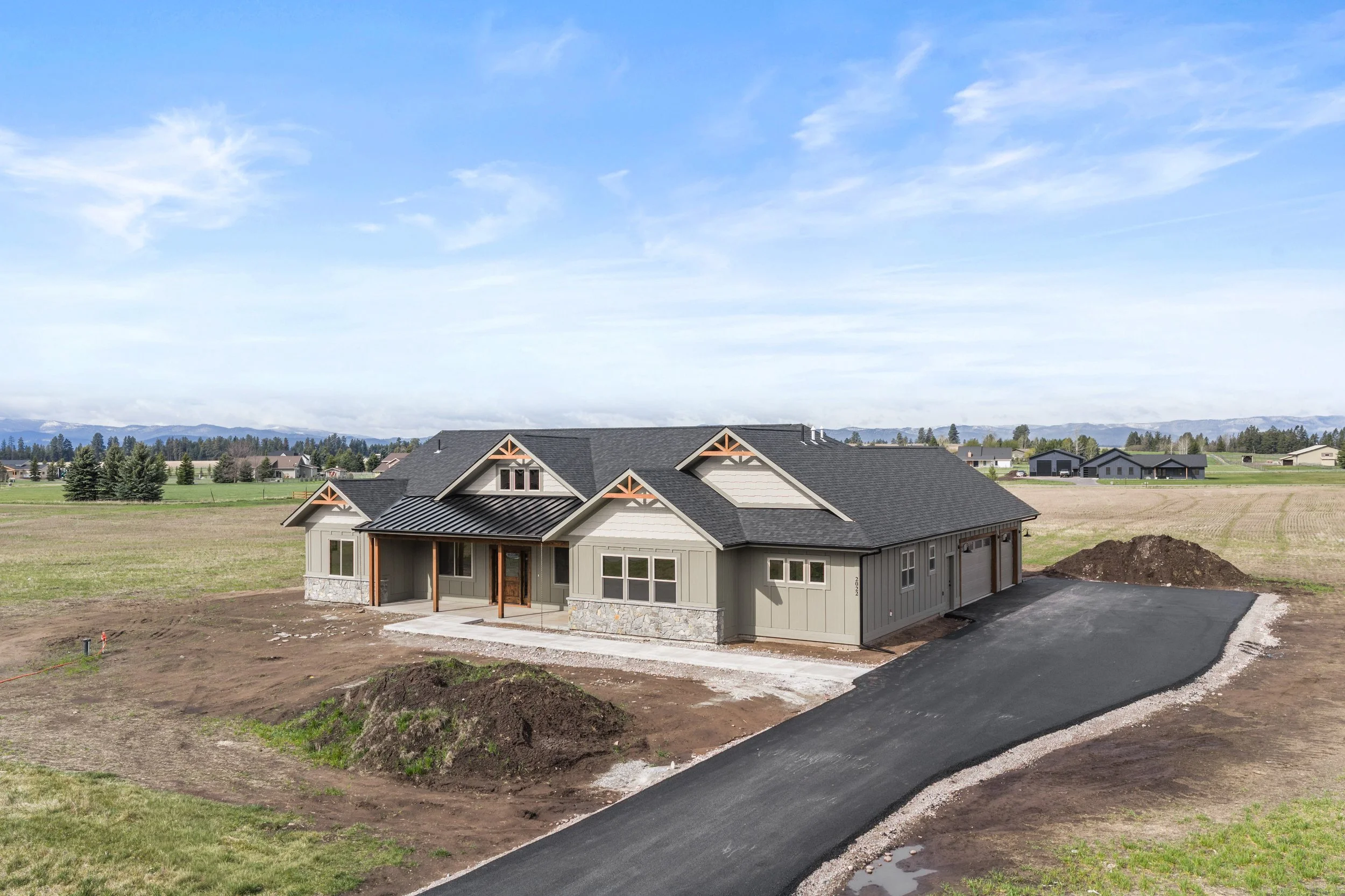 2022 Homestead Trail (2).jpg