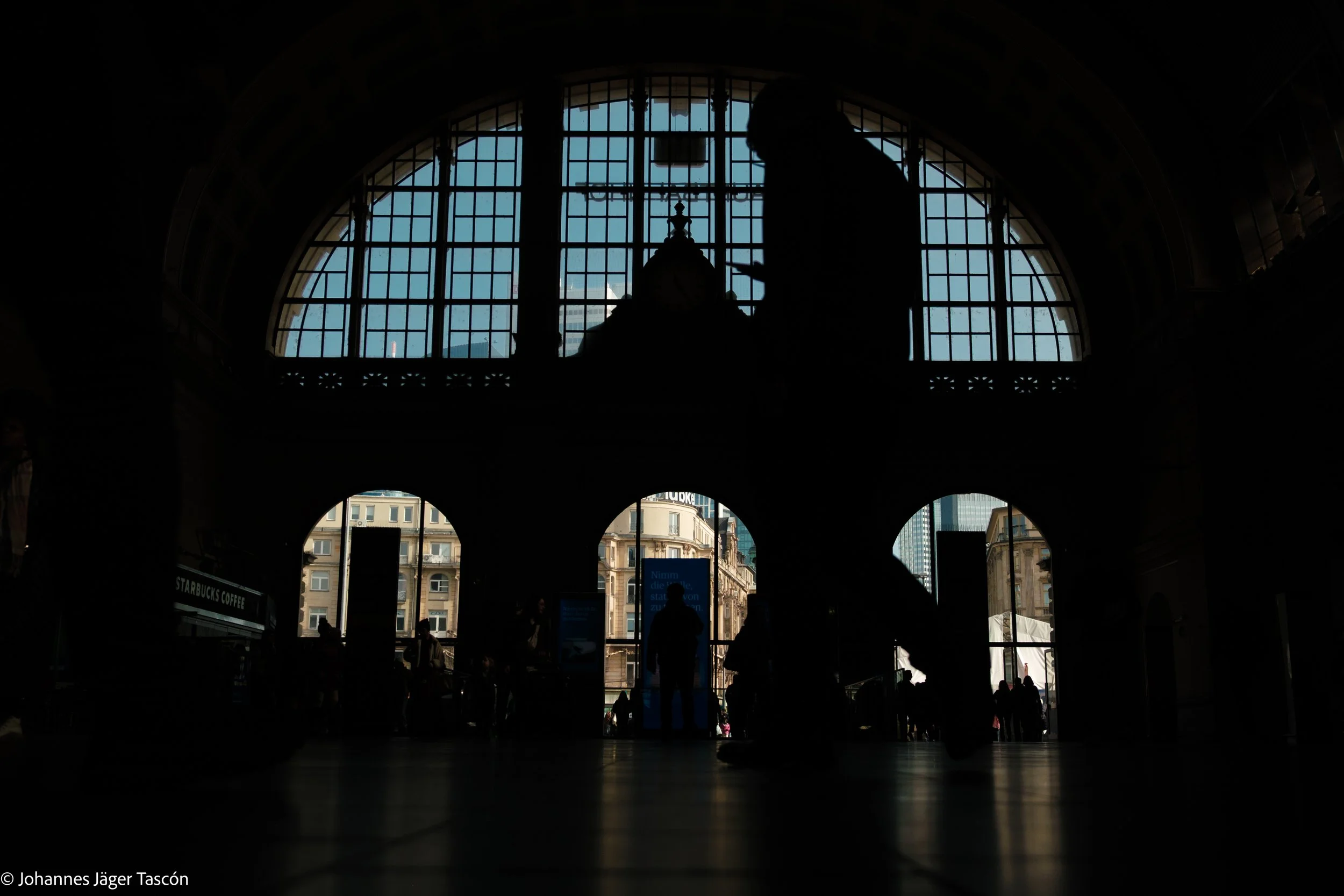 DAILY LIFE - FRANKFURT HBF