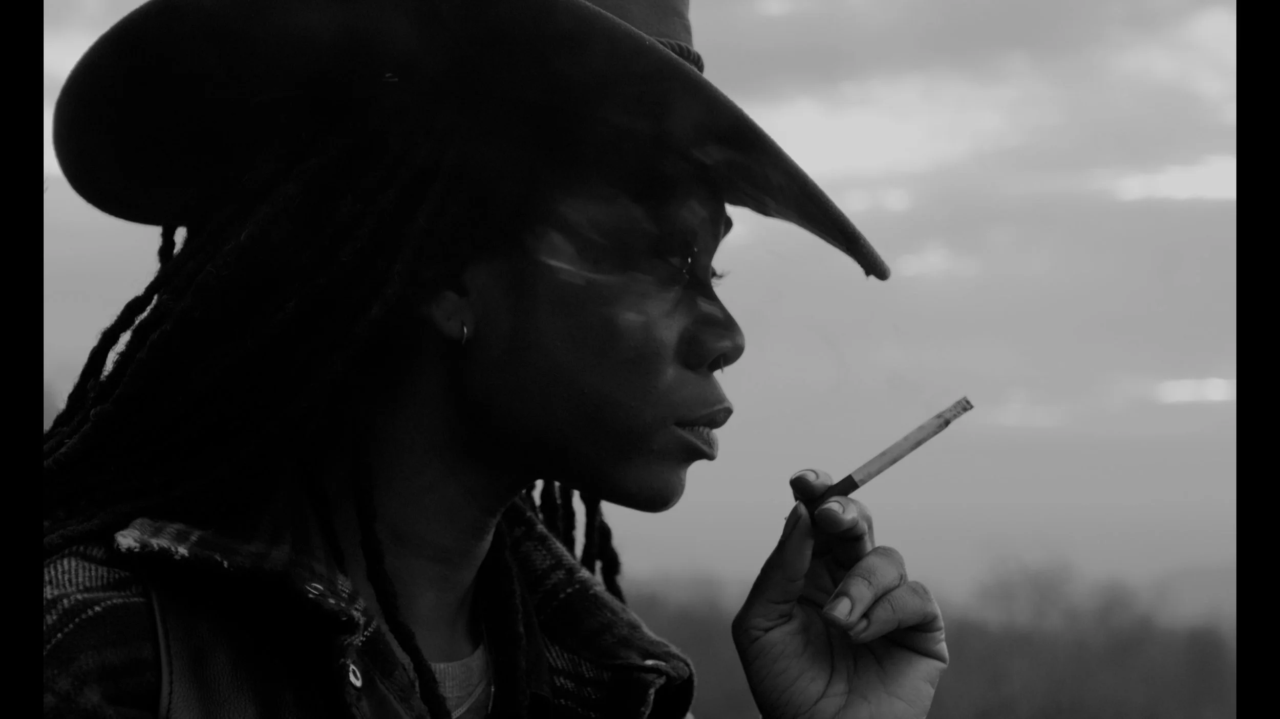 No theater cut.00_00_05_22.Still002.jpg