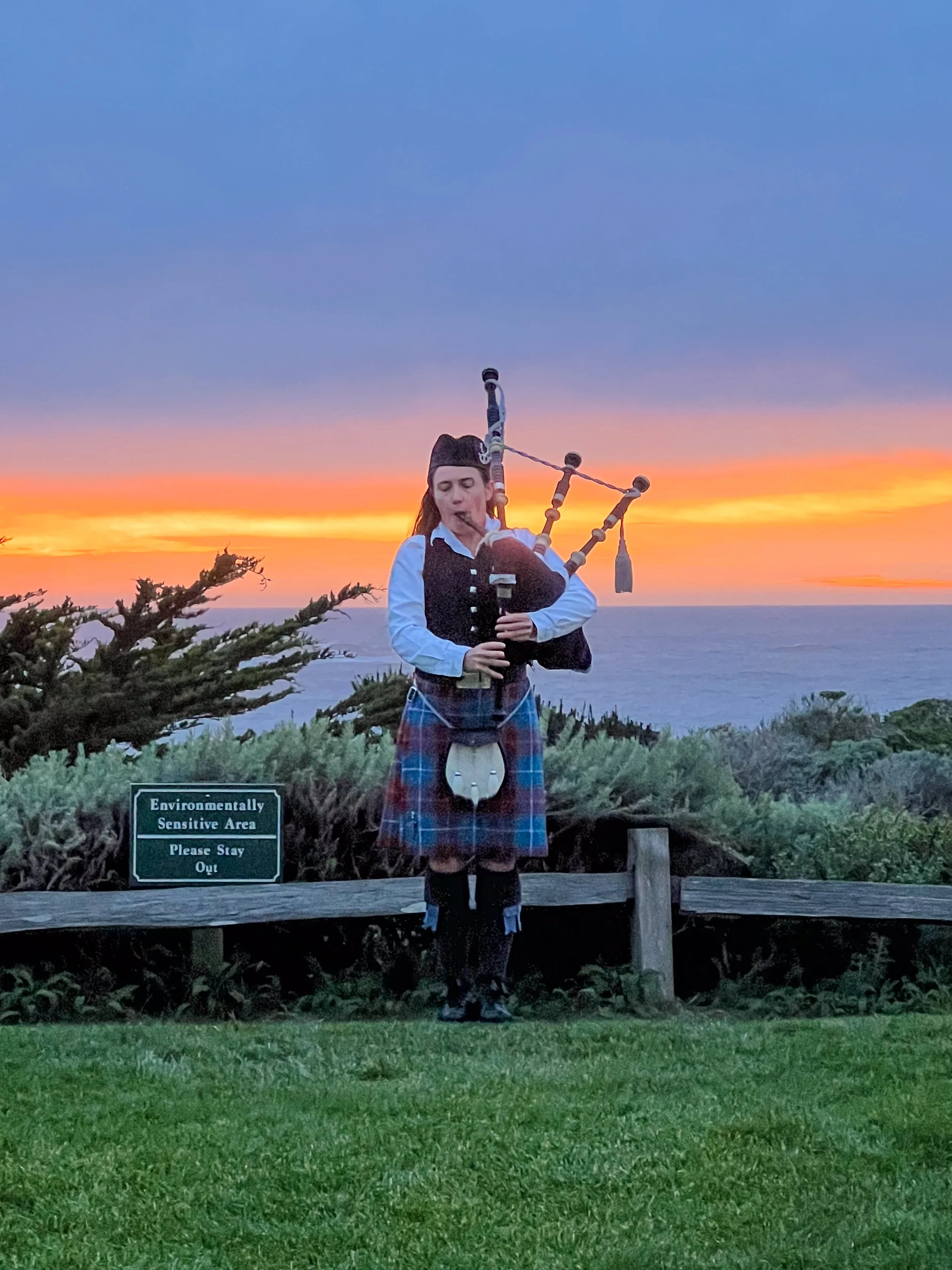 Bagpiper at Spanish Bay (Every day @5:30PM).