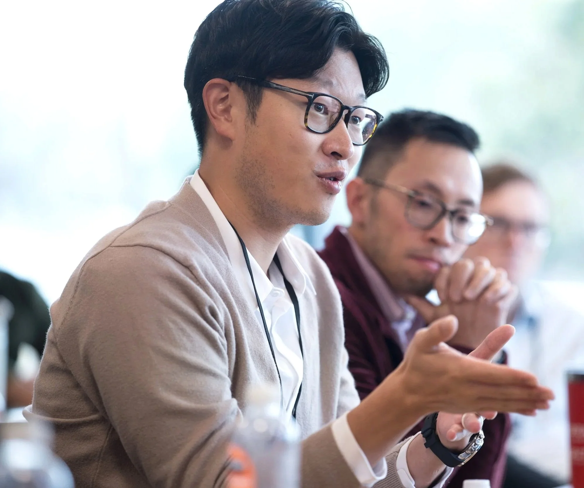 Dr. Ryan Kim is an expert cataract surgeon and takes the time to explain cataract surgery to his patients as part of preoperative consulation.