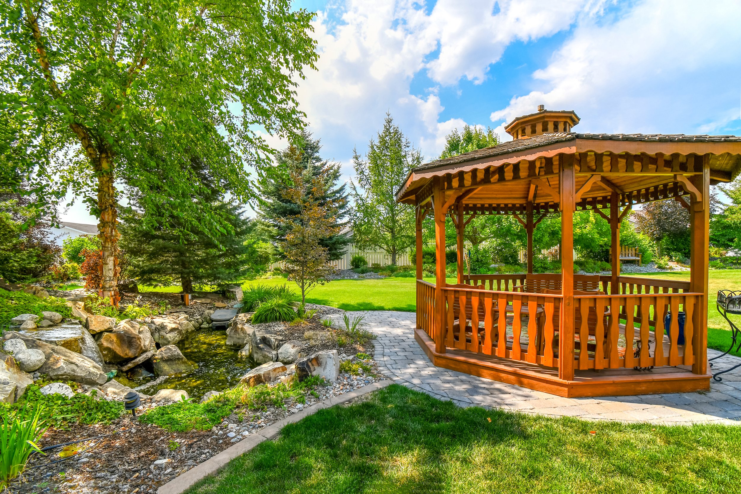 Beautiful backyard designs in Windsor Ontario by NB lawn and landscape
