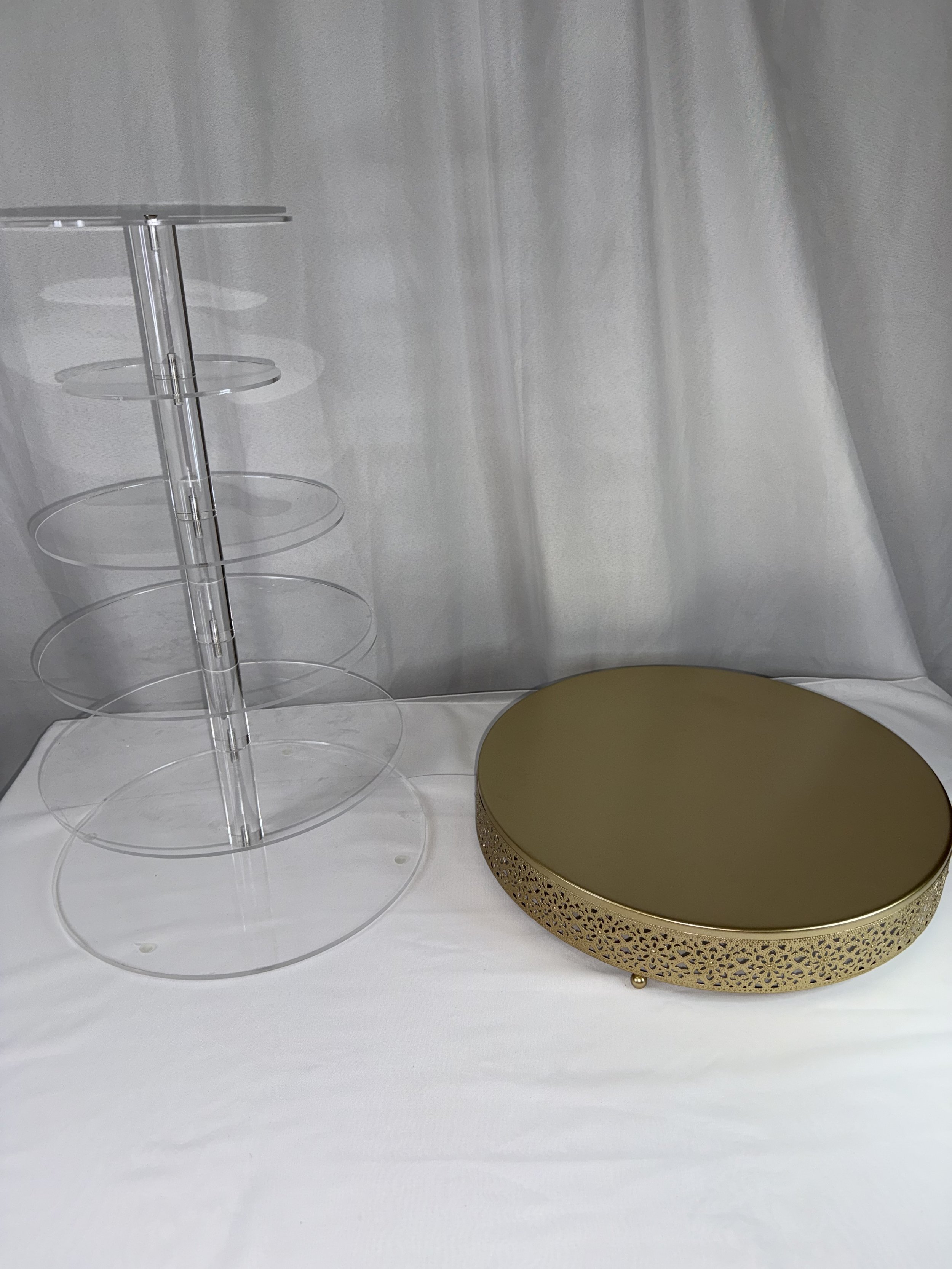 gold-cake-stand-acrylic-cupcake-stand.jpeg