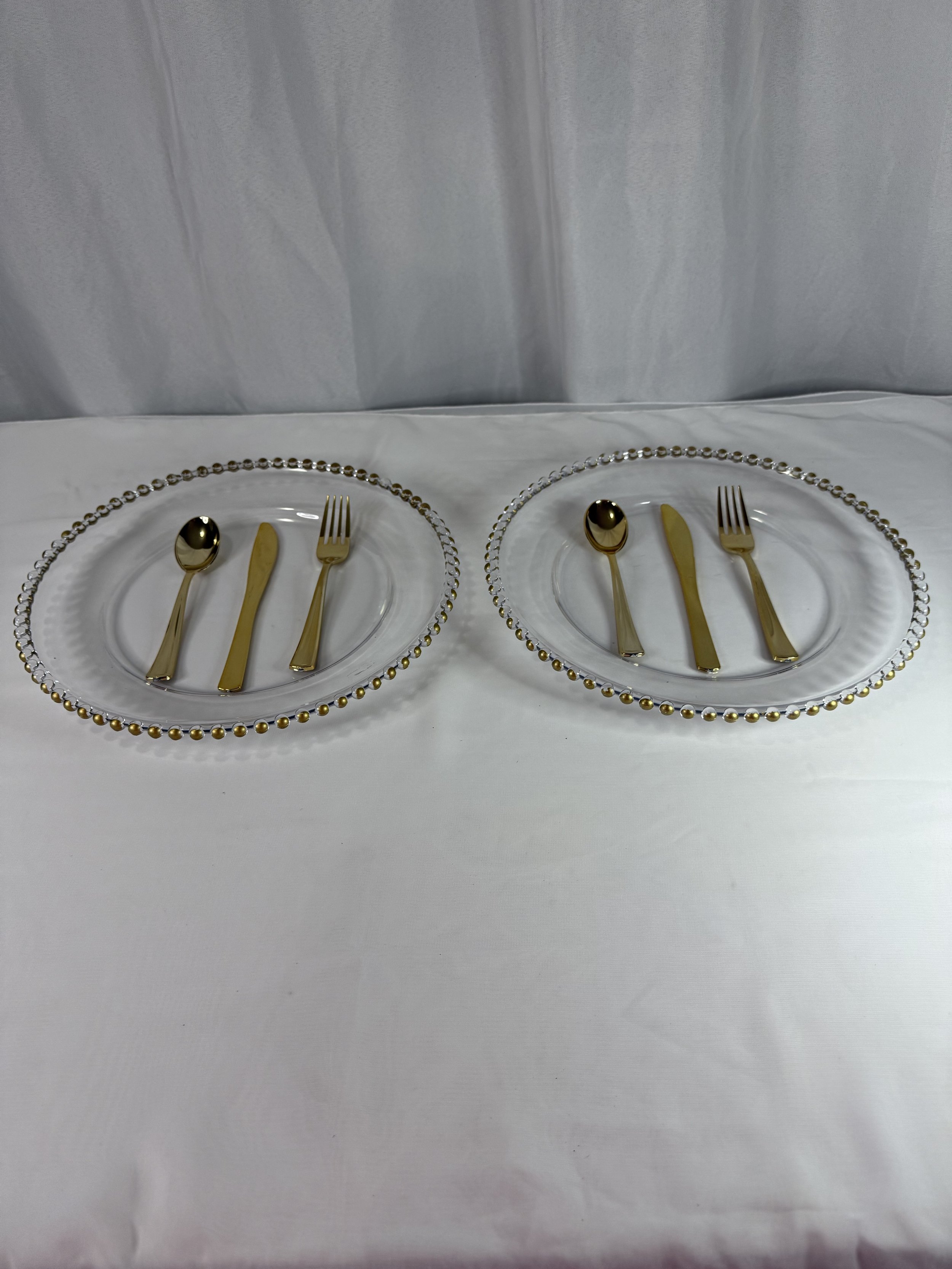 gold-bead-charger-plates-wedding.jpeg