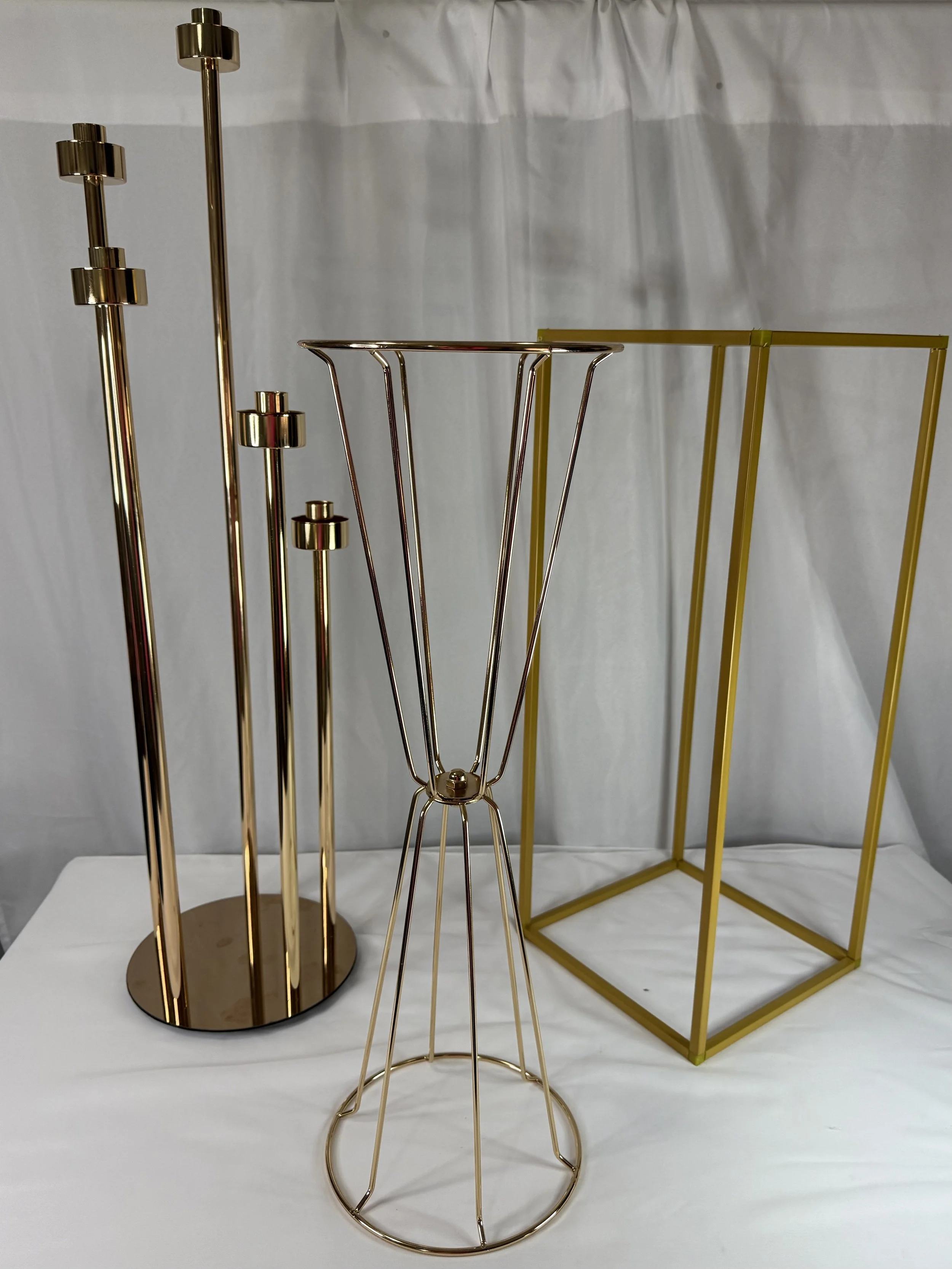 floral-stands-candleabras-wedding-decor.jpeg