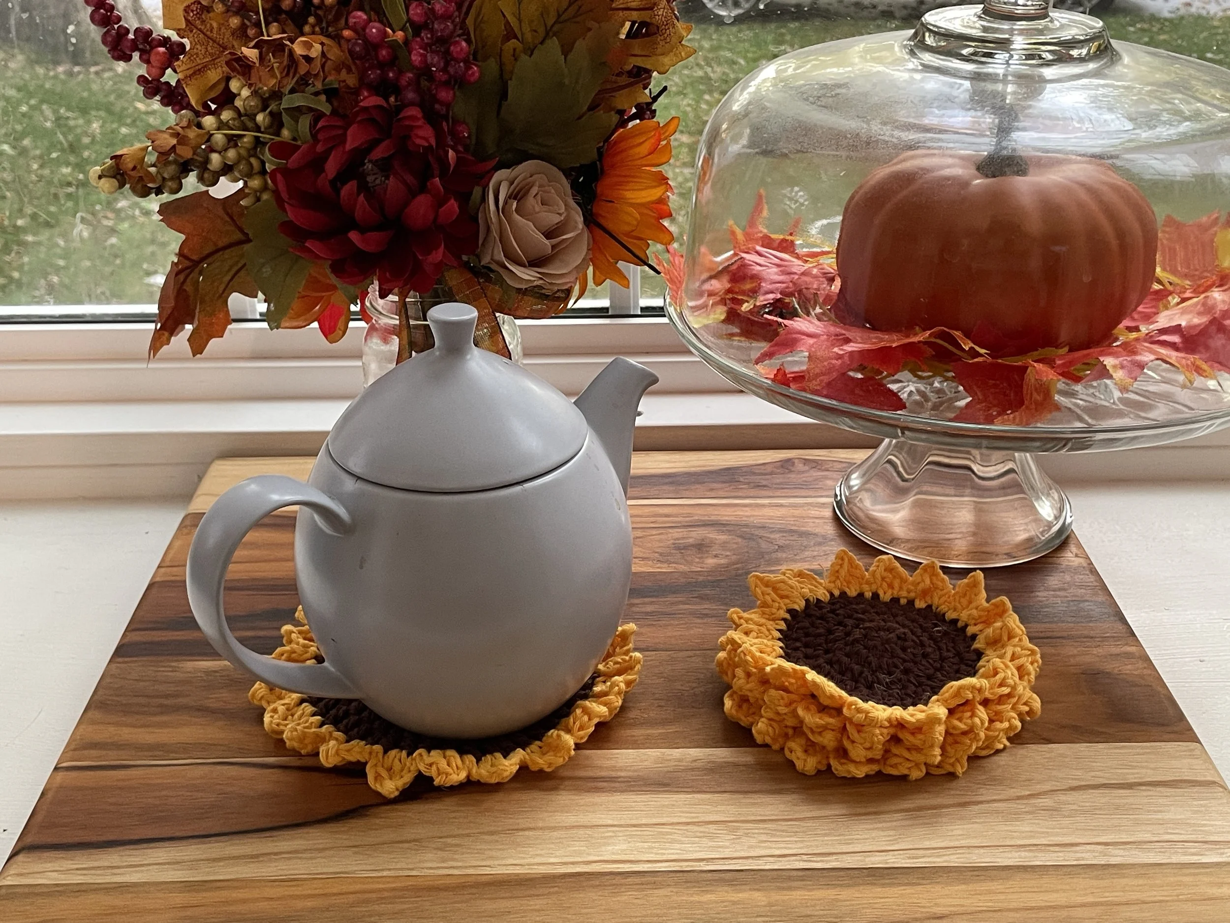 Sunflower tea set