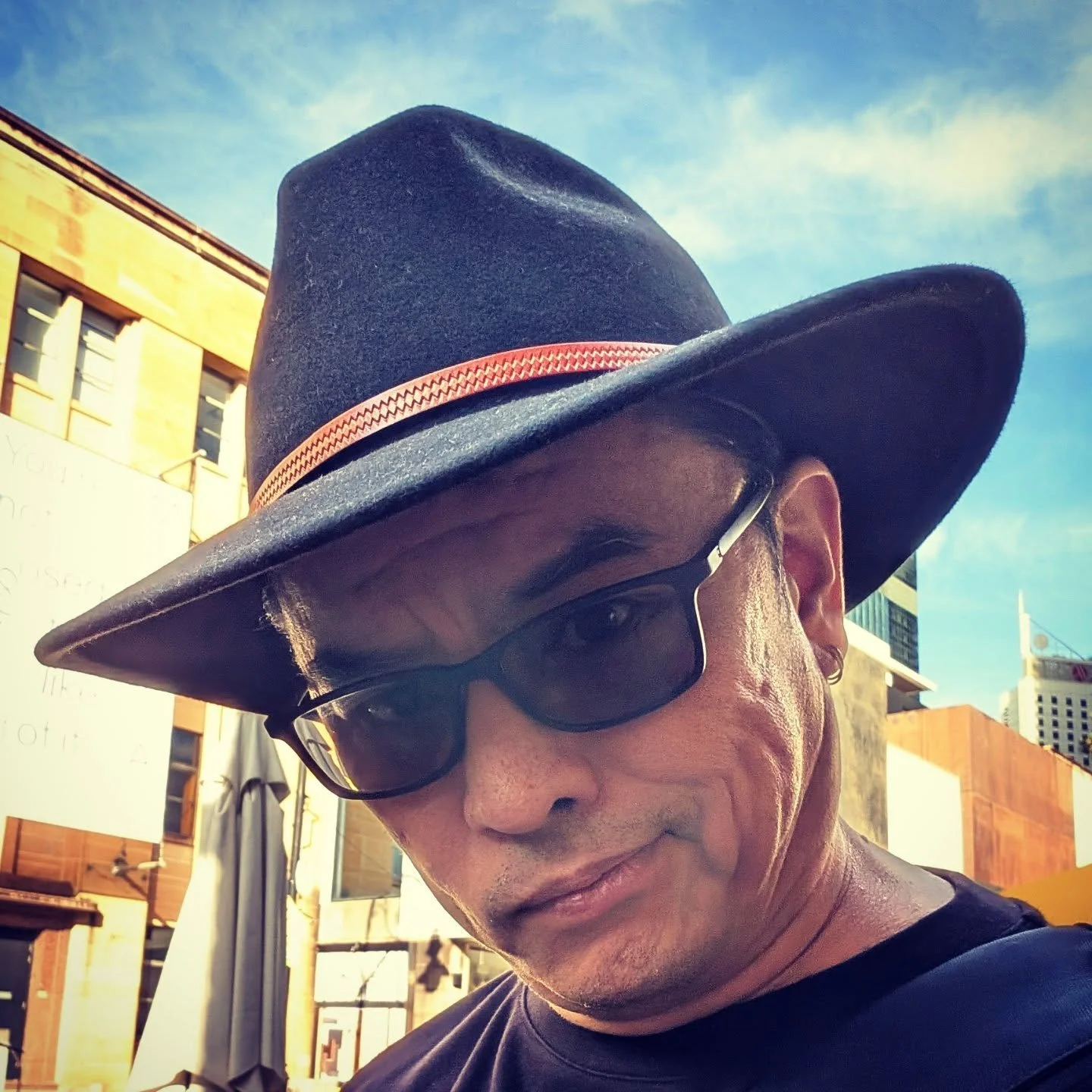 Congrats and thanks to @vibeandtonic for being my 900th follower! Your reward is this possibility uncomfortably close up selfie showcasing my new HAT! 

My old one died many months ago and I've finally got around to replacing it. Hat grief is a thing