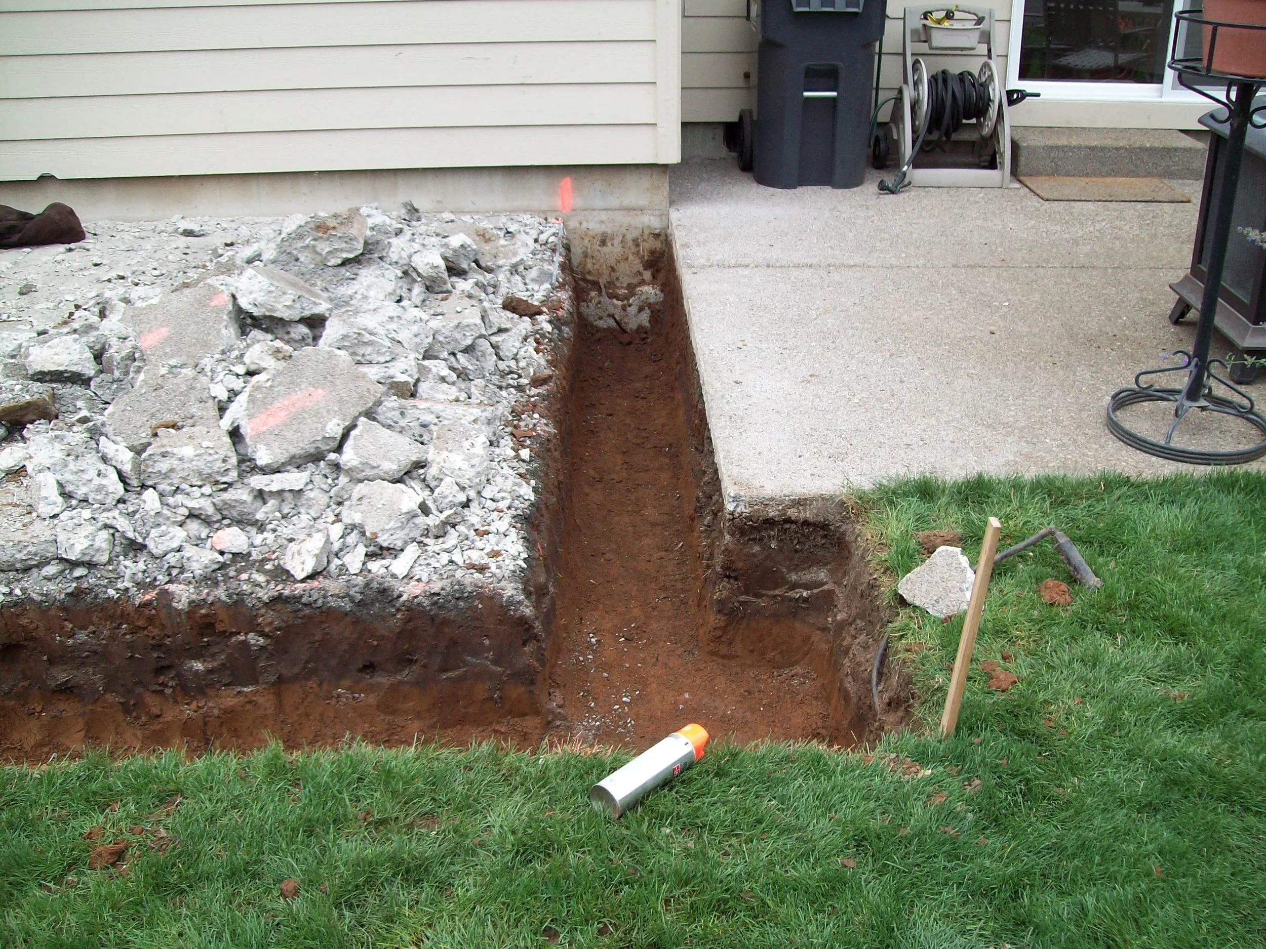 footing dig for addition (4).JPG