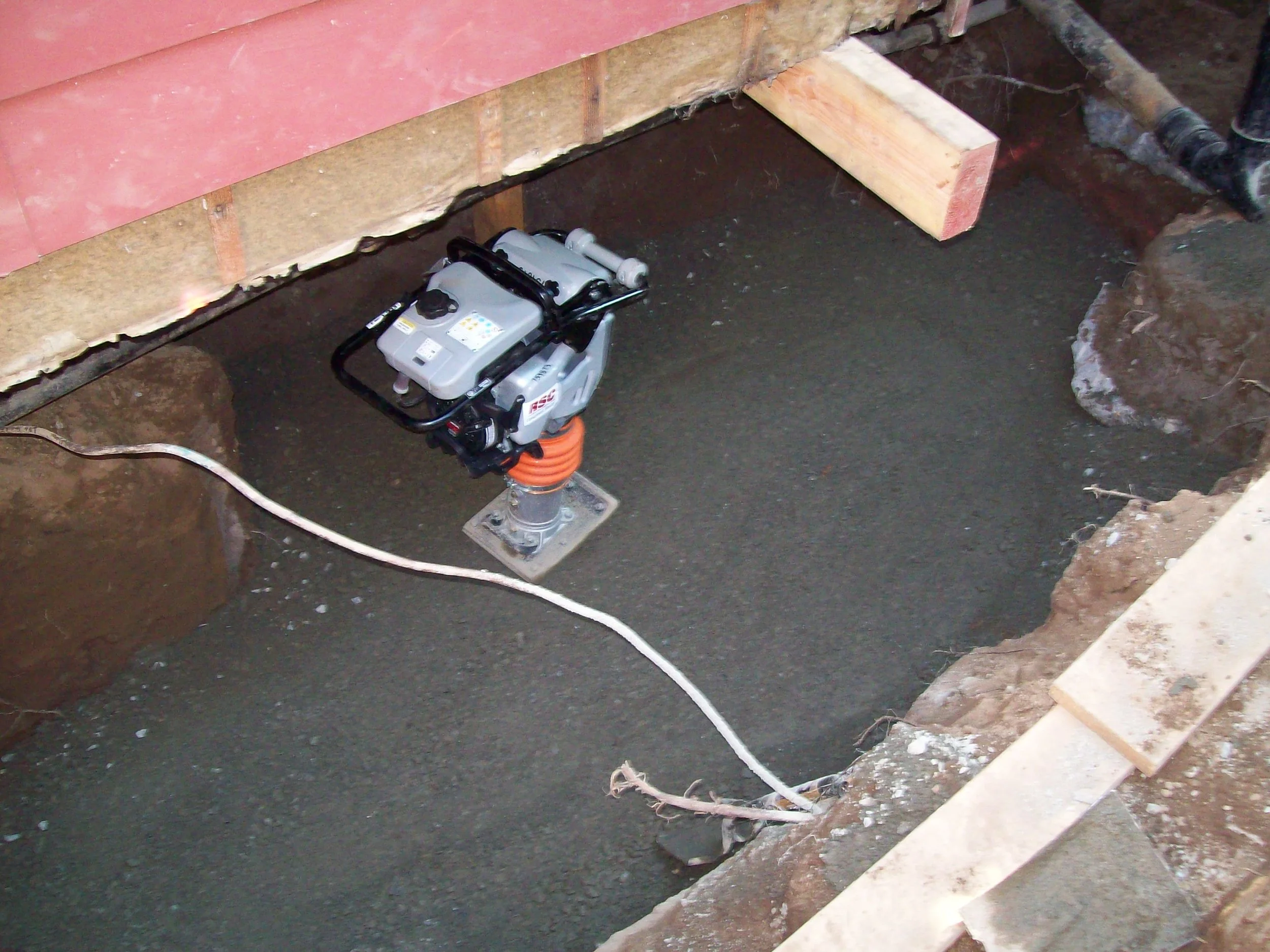 house jacking and sinkhole repair (2).JPG