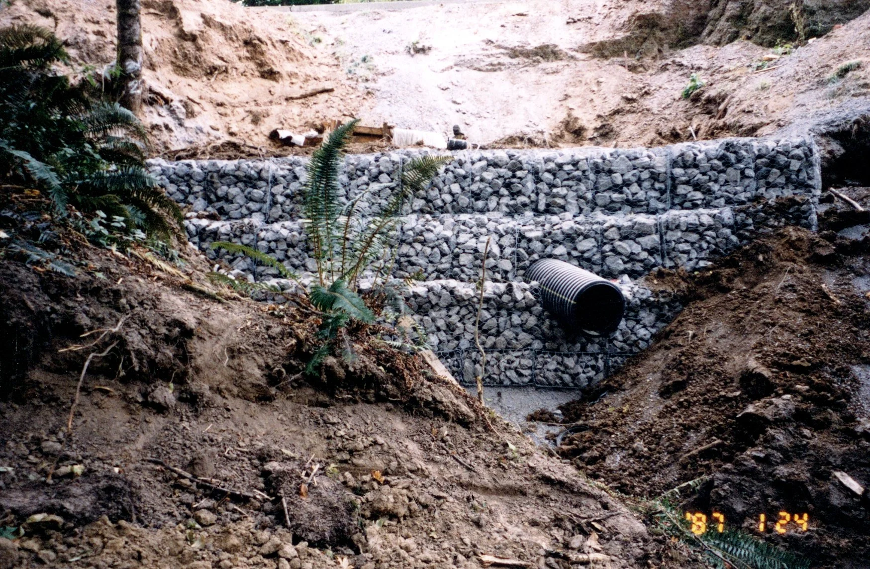 gabian retaining wall 1998 (2).jpg