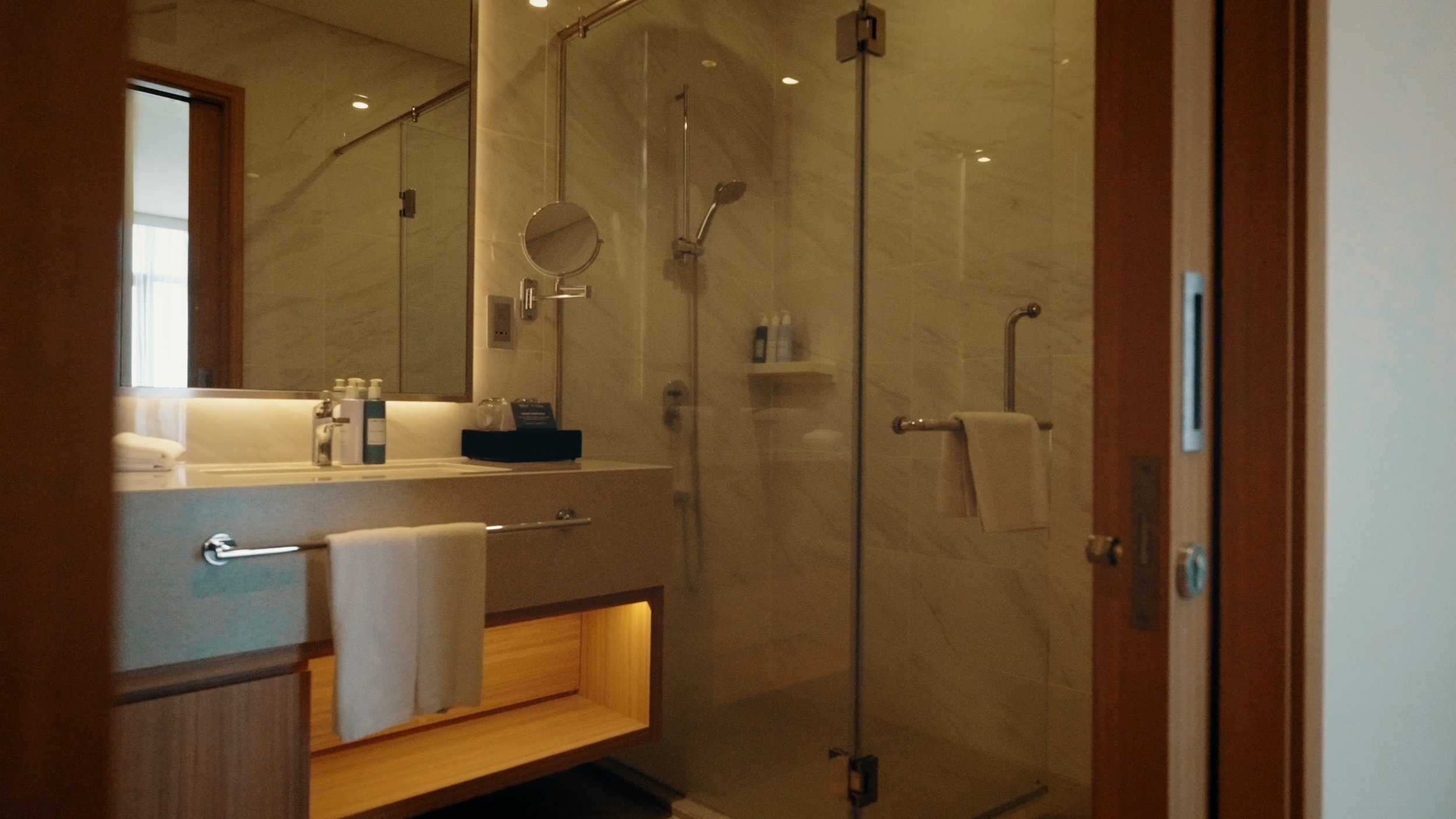 MAIN EDIT_ OAKWOOD RESIDENCE SAIGON_04_39_58_05.jpg