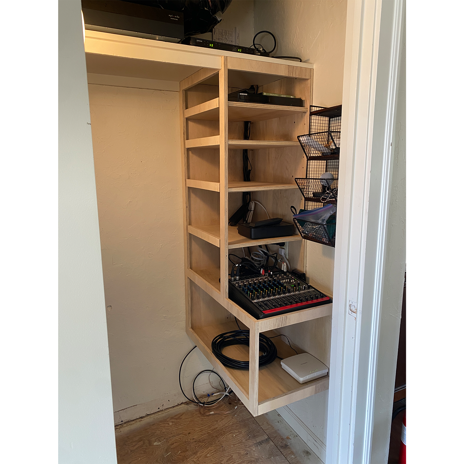 DH-Shelf-Build_0000_IMG_6566.png