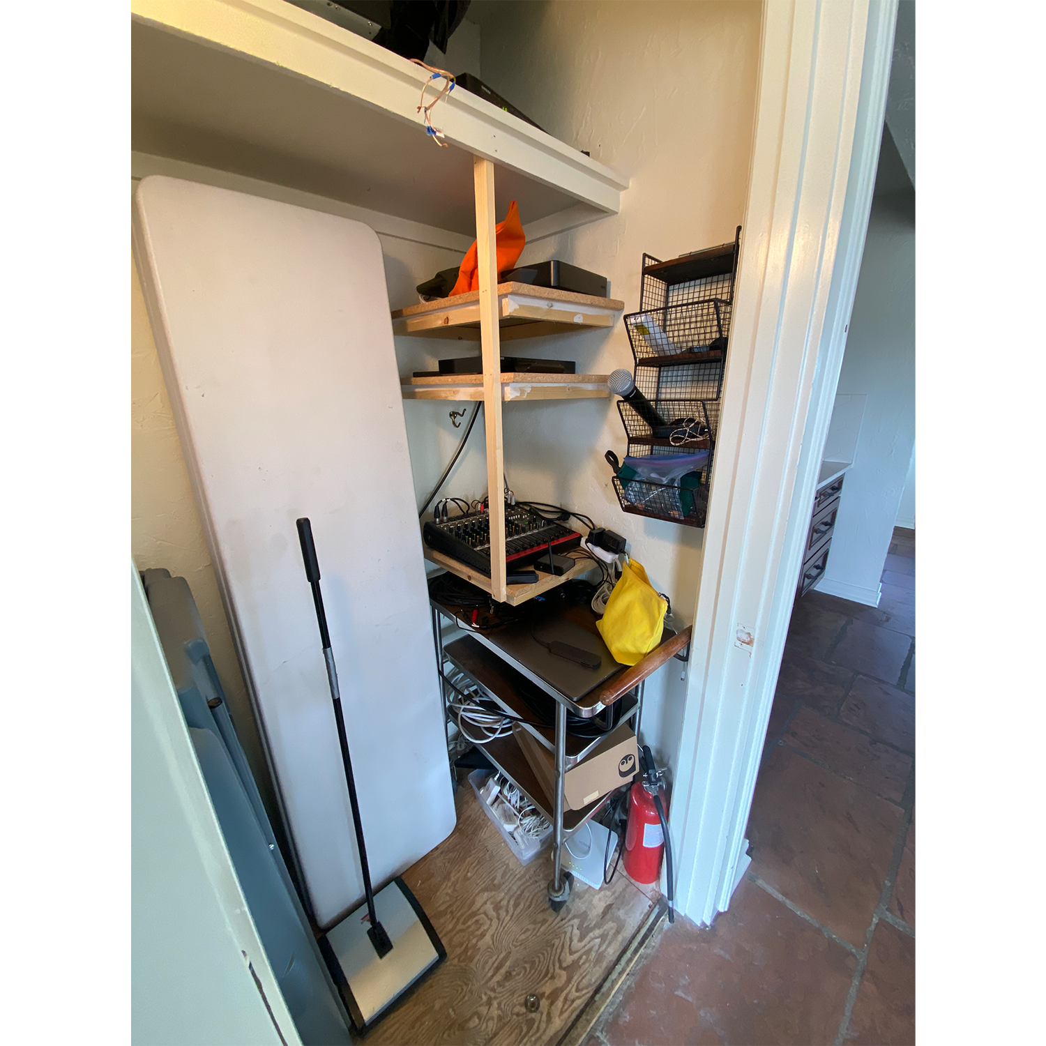 DH-Shelf-Build_0003_IMG_6496.png