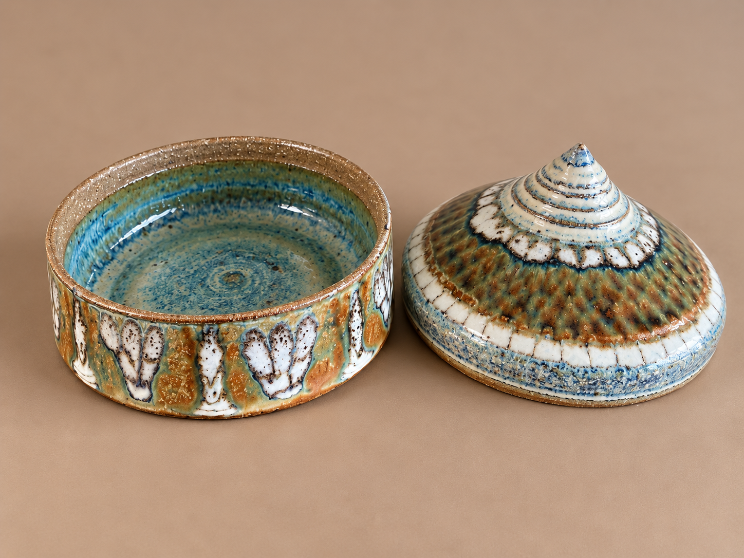 Ceramic Trinket Box and Conical Lid.png