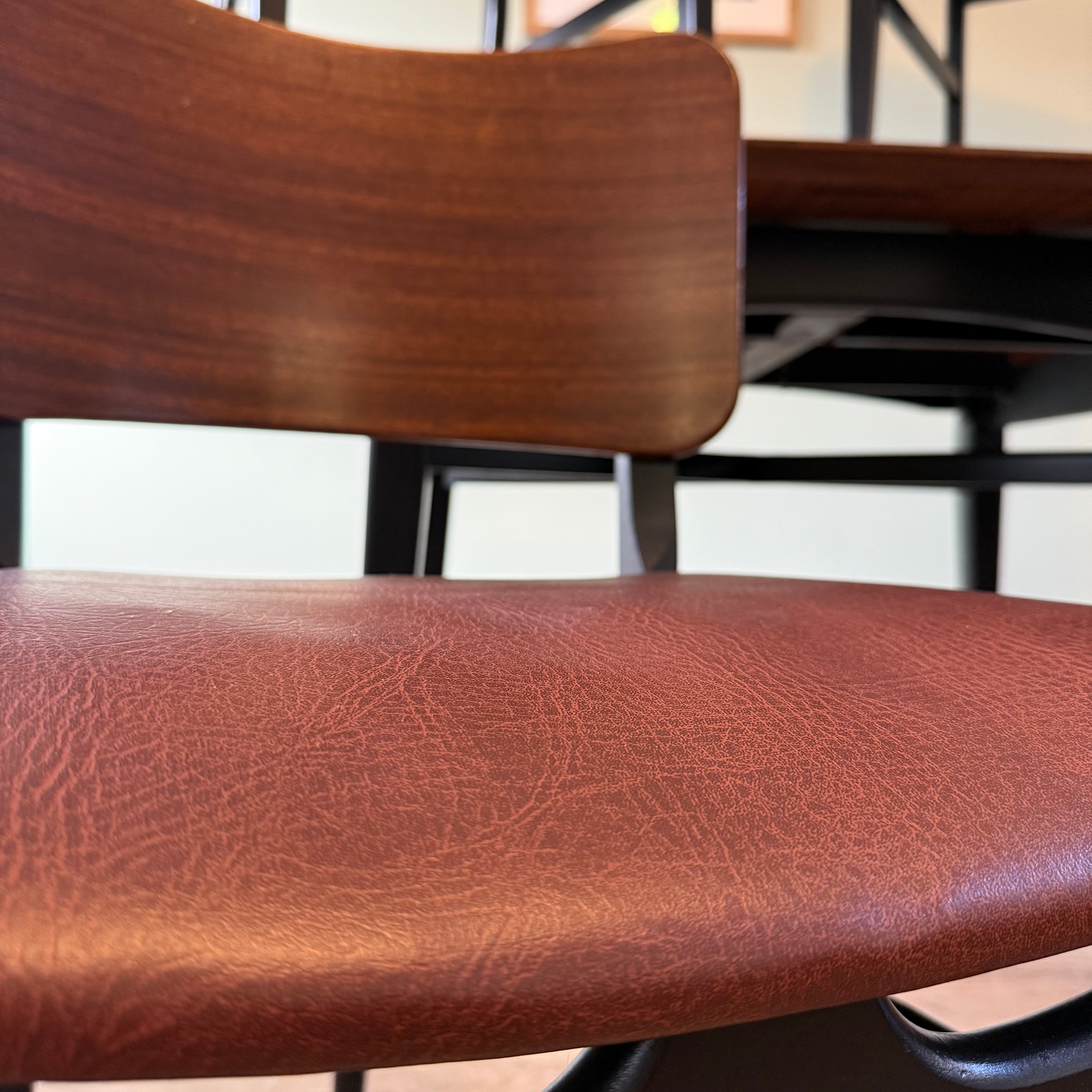 Beautility Dining Table + 4 Chairs 7.png