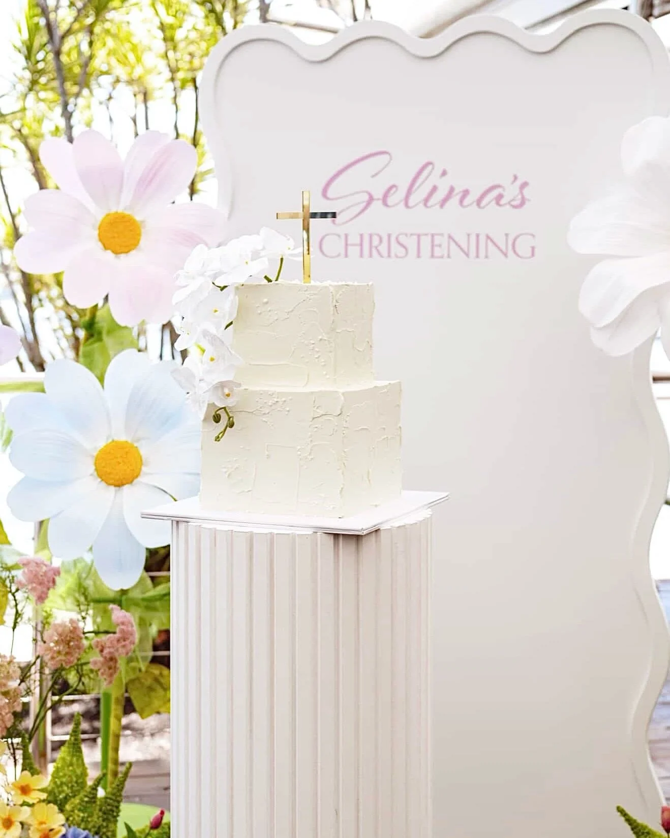 Sienna&rsquo;s Christening 🌸🦋 we love it when the client shares the professional photos with us 

From birthdays, bridal showers and baby showers embracing florals in your celebration will guarantee it&rsquo;s a &lsquo;blooming success&rsquo;

By P