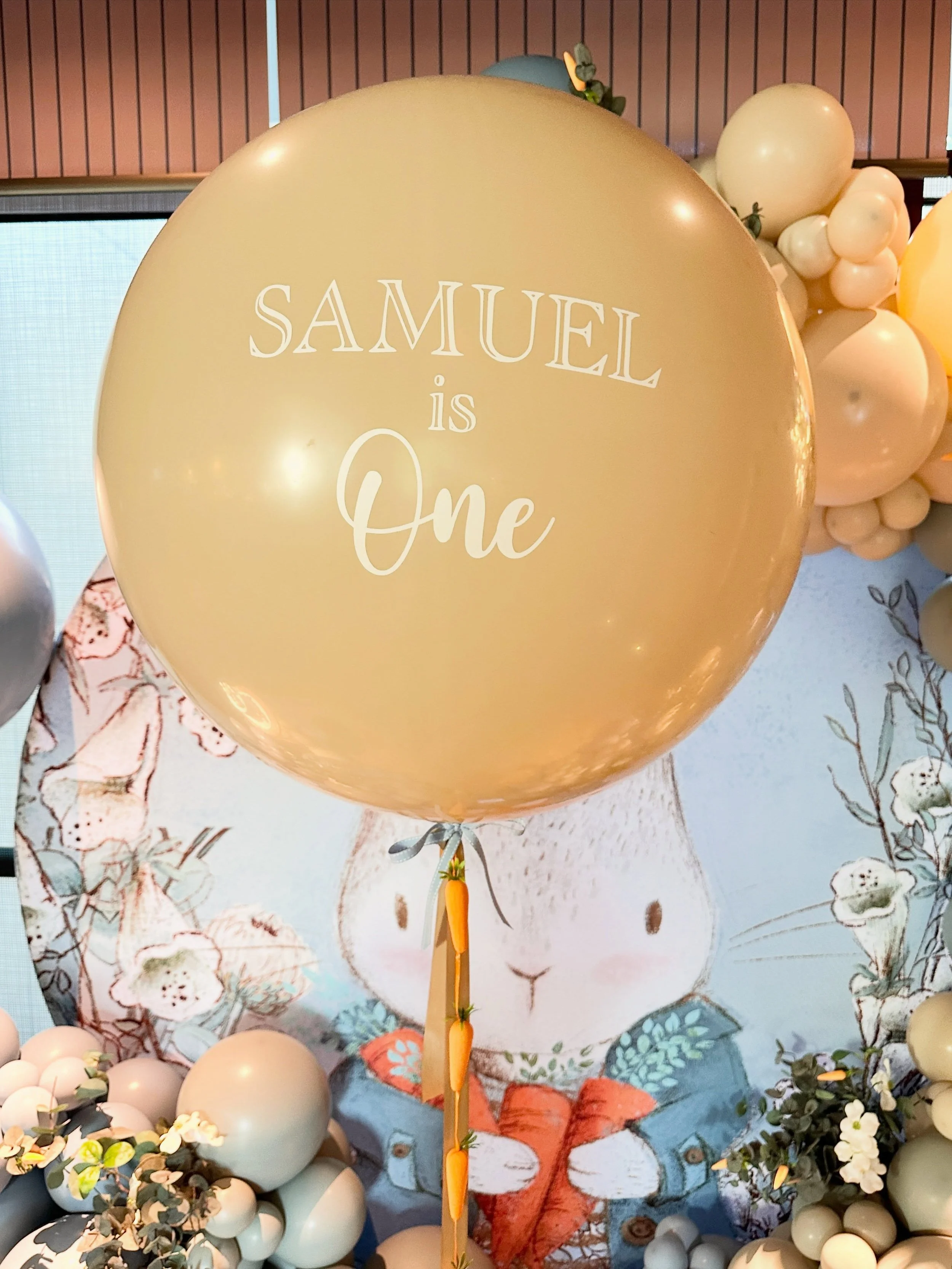 A beautiful way to make kids parties truly special is with personalised party decor

Our jumbo helium balloon with a personalised message and carrot tassel tail was the perfect touch for Samuels 1st Birthday setting

View our Helium Balloon collectio