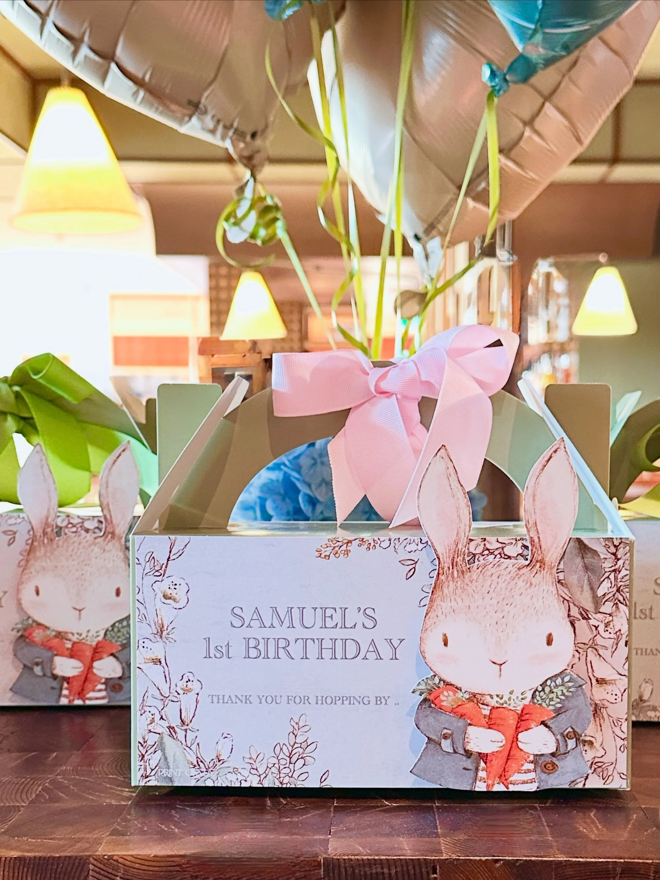 Peter Rabbit Party Theme 🐰🥕 Thank you for hopping by &hellip; 

Our personalised party favour boxes are a beautiful way to send guests home with a unique thank you gift. By Print Candy @printcandy 

🐰

#brisbanekidsparties #brisbanepartyhire #bris